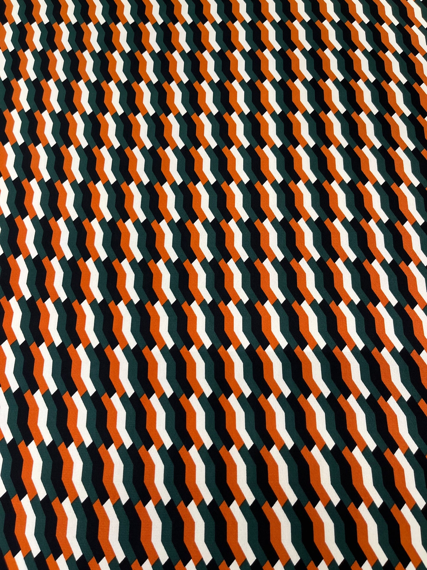 Wild Rag45x45 black/green/rust/white