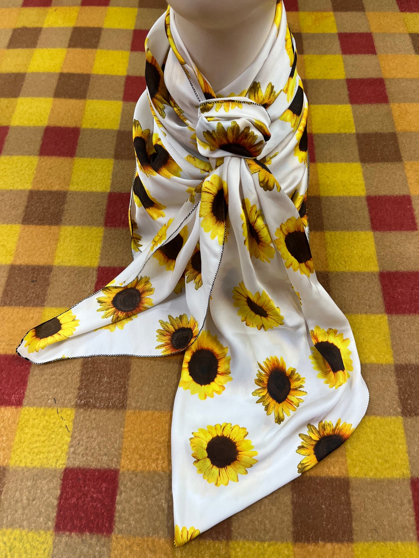 WildRag 45x45 white sunflower