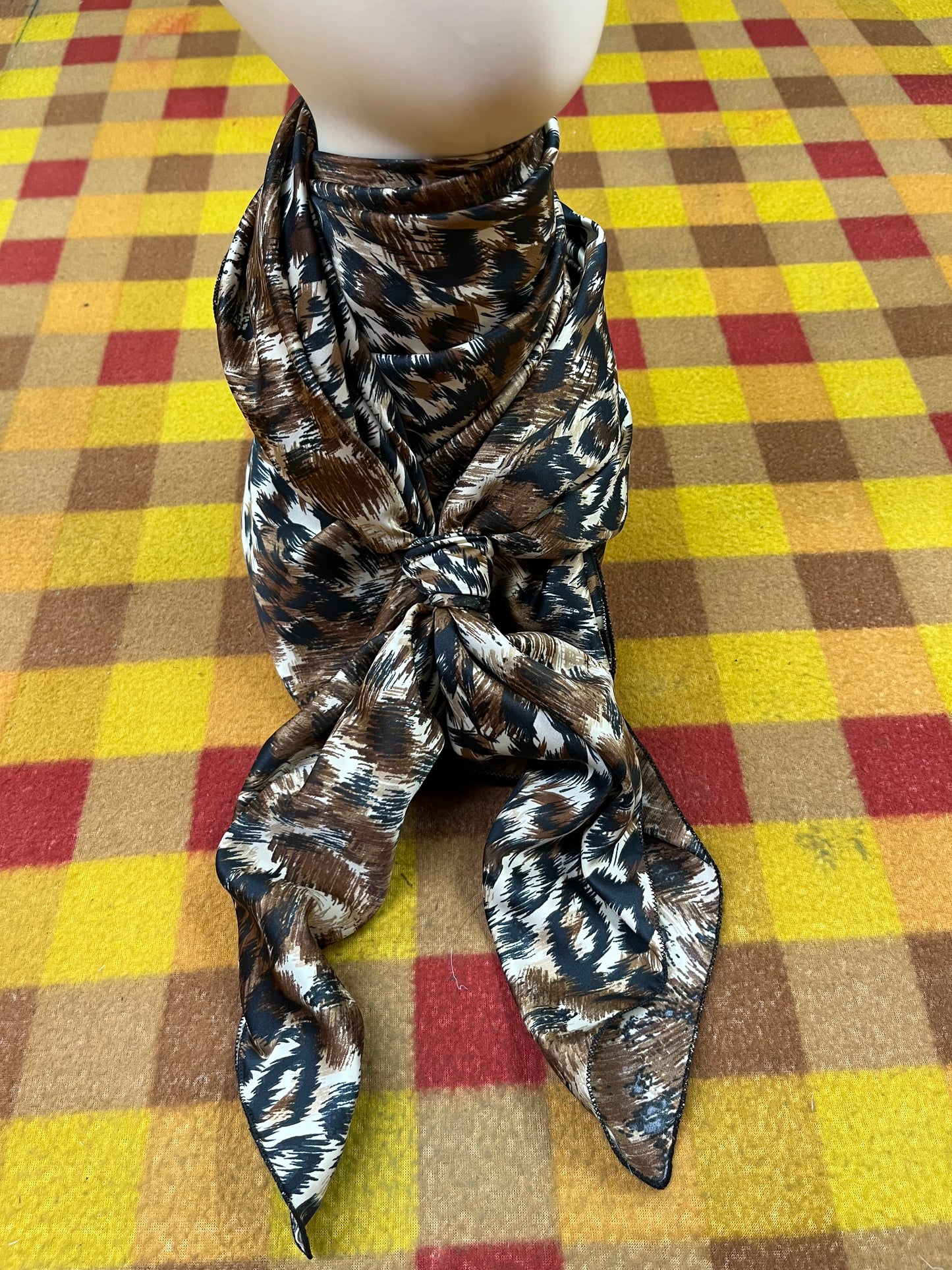 Wild Rag 45x45 brown/black animal print