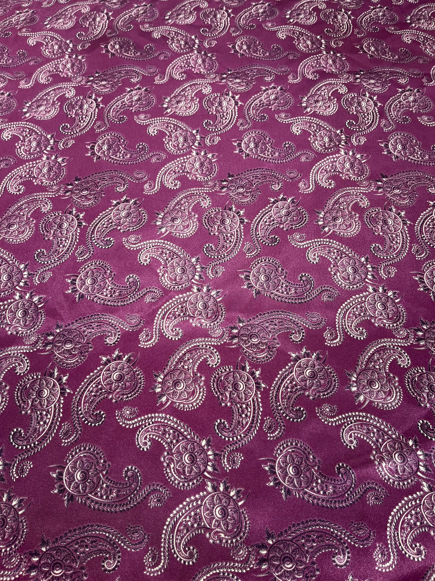 Wild Rag 45x45 plum purple spur/paisley