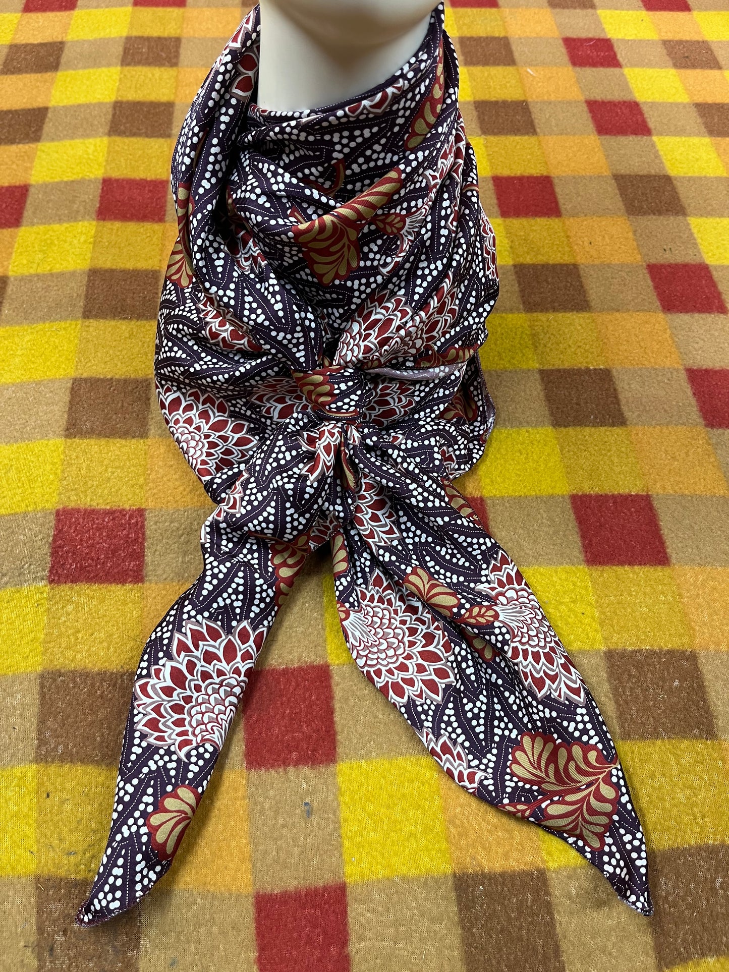WildRag 45x45 maroon/burnt red floral