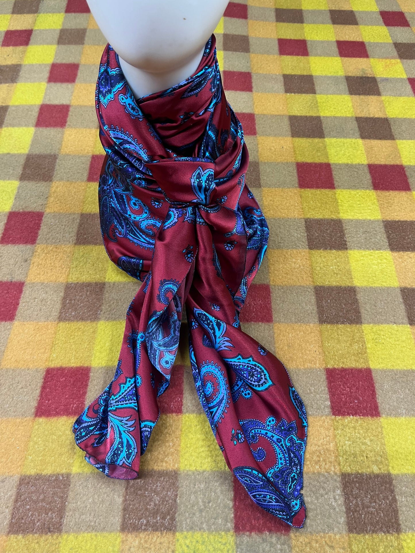 Wild Rag 45x45 red/blue paisley