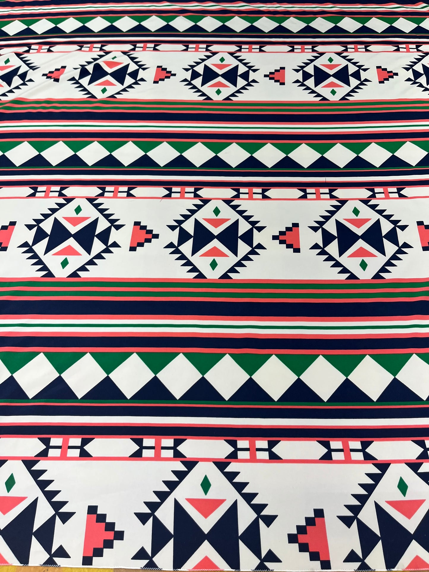 Wild Rag 45x45 white/choral/green/navy tribal