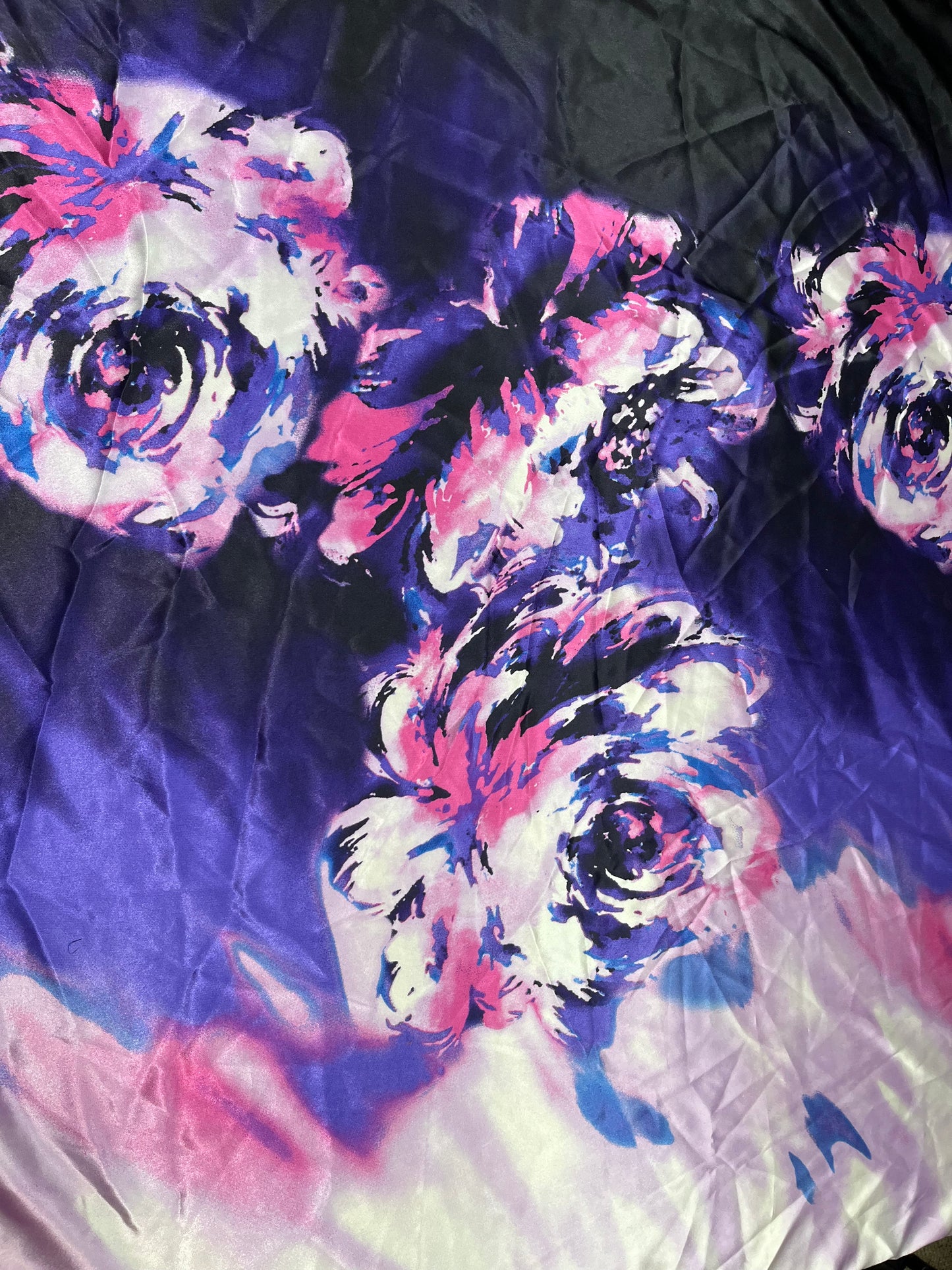 Wild Rag 45x45 black/white/pink/purple roses