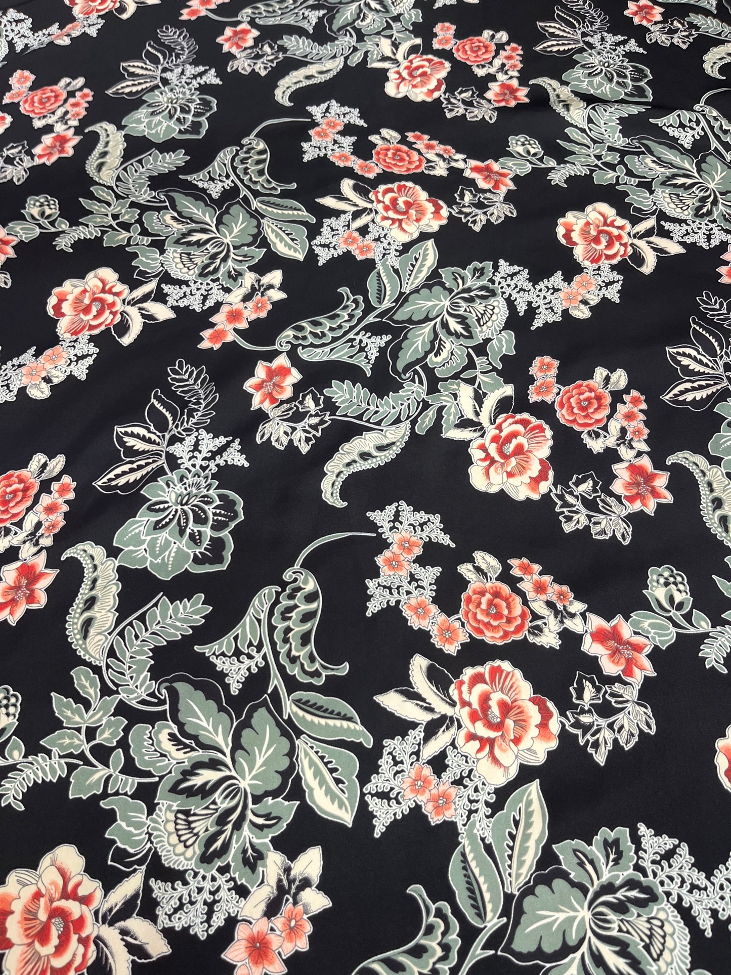 Wild Rag 45x45 black/sage/red floral