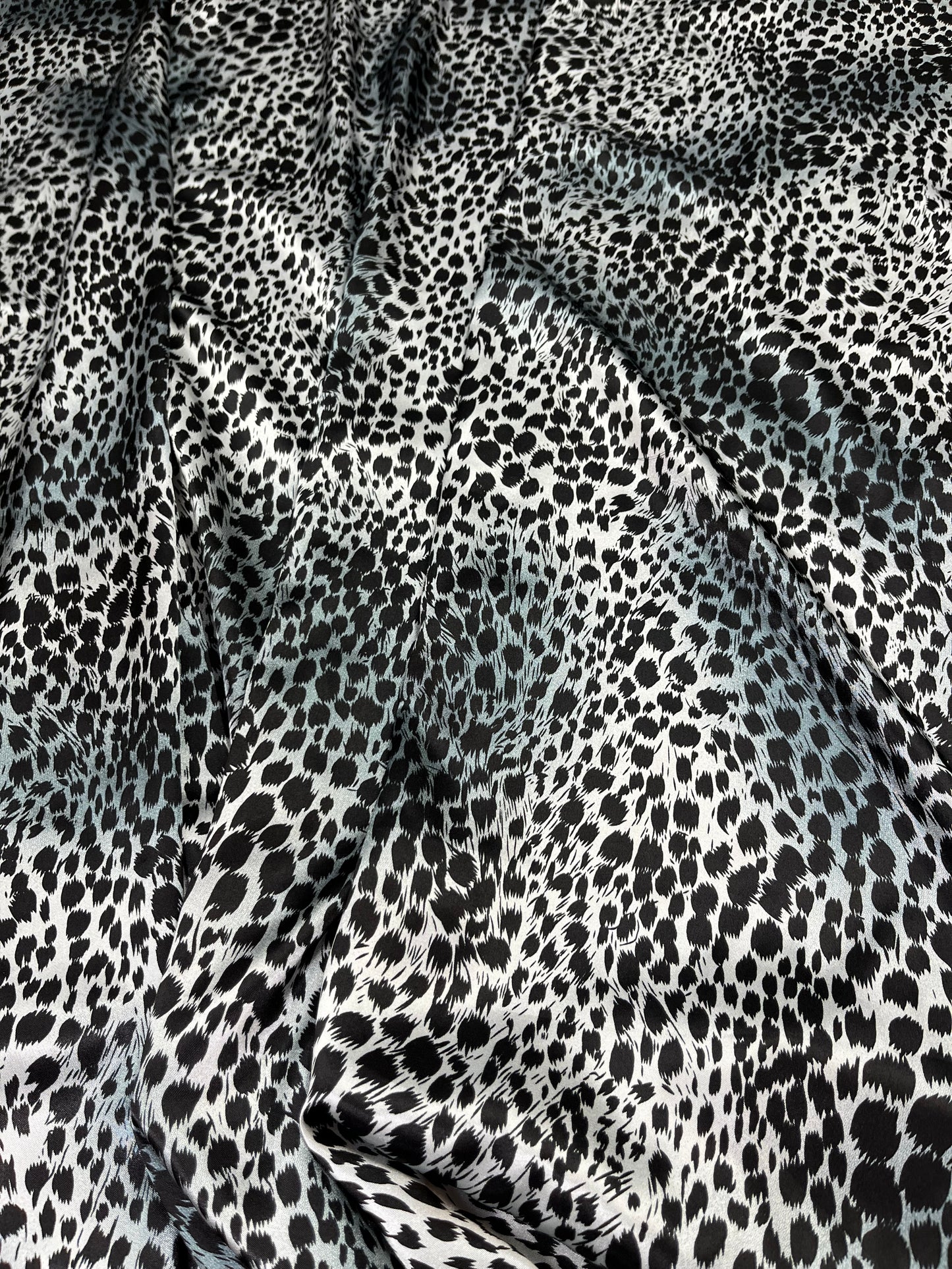 Wild Rag 45x45 black/silver animal print