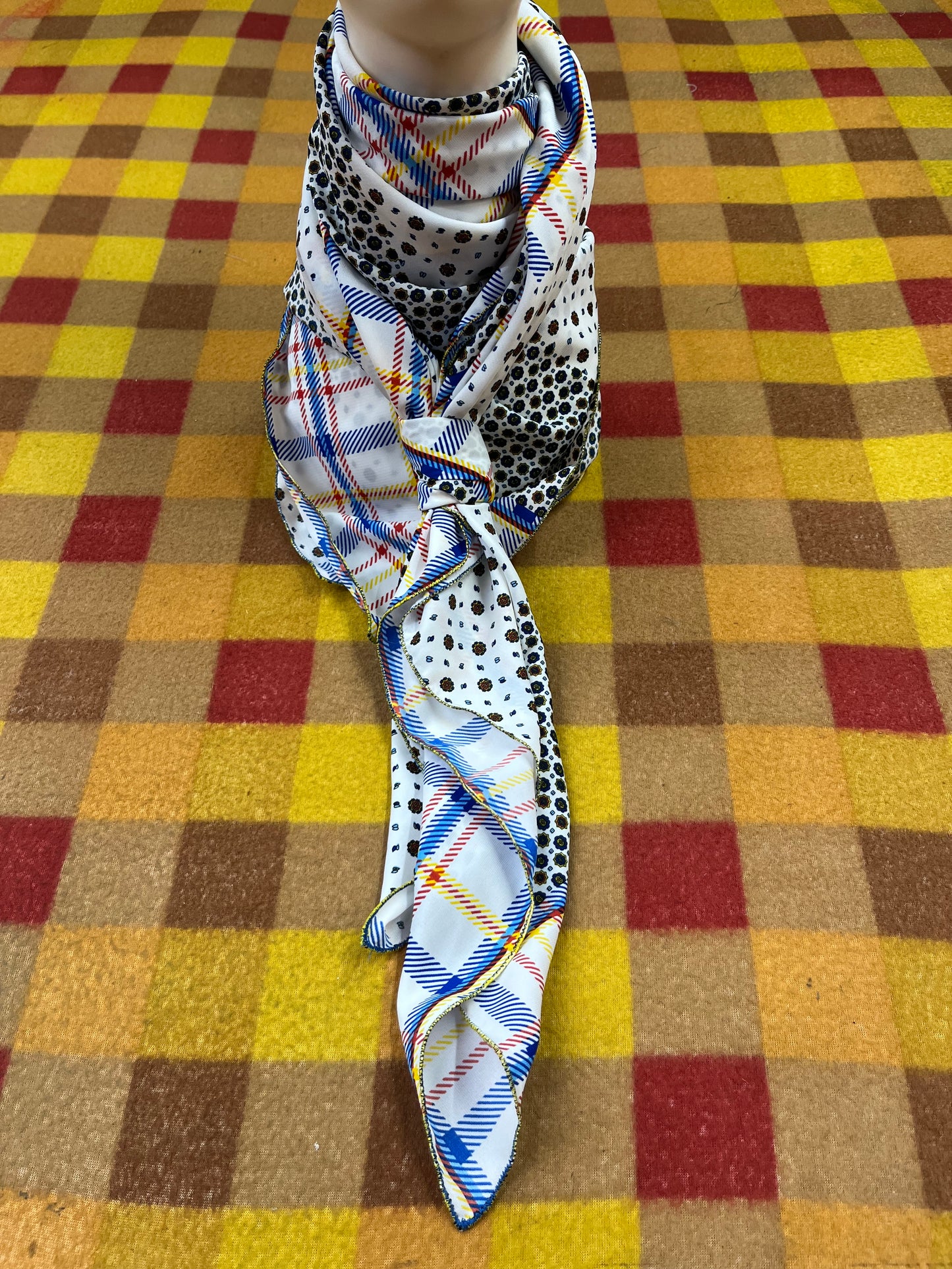 Wild Rag 45x45 blue/ white plaid/ black dot