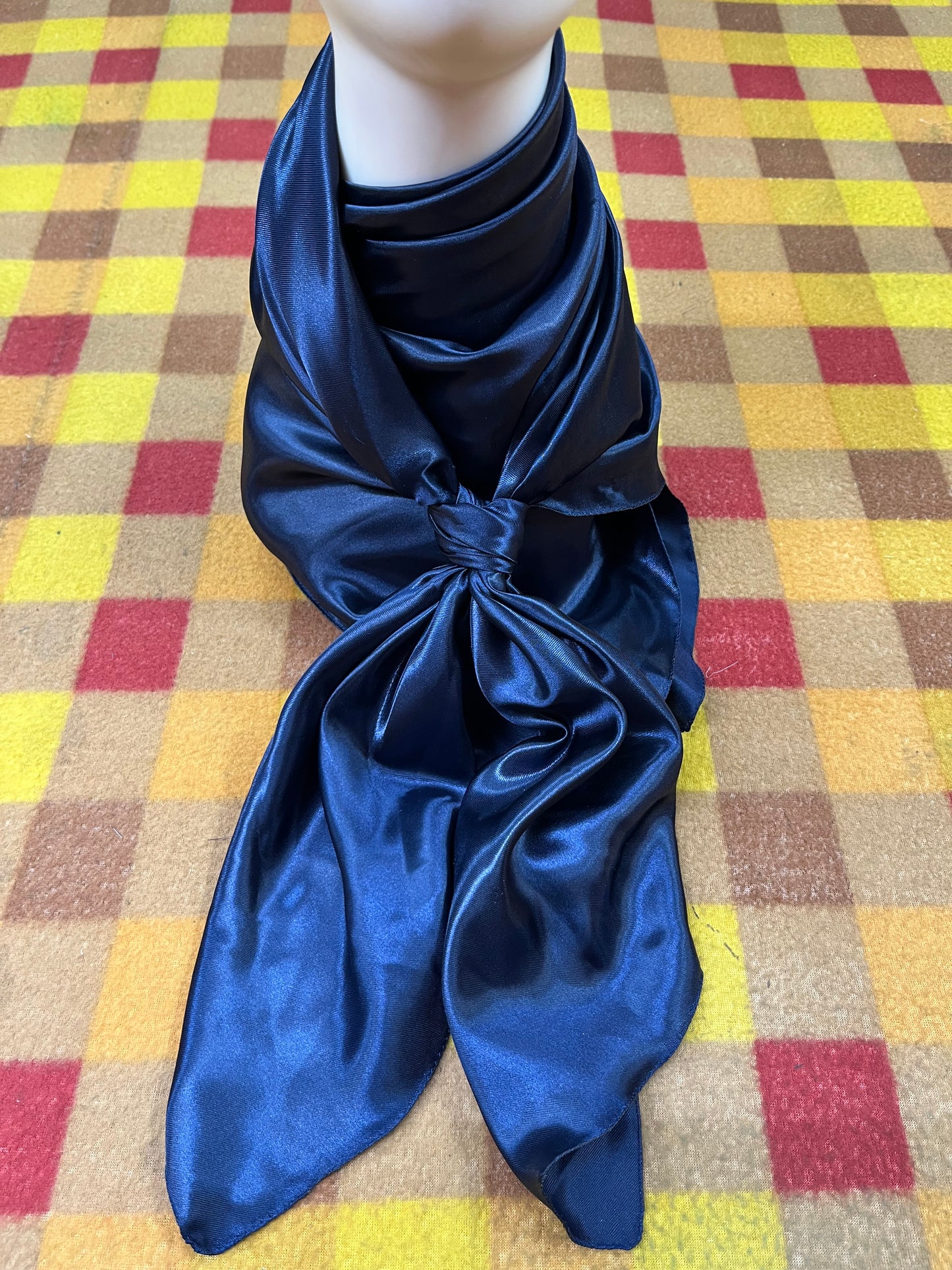 Wild Rag 45x45 navy solid