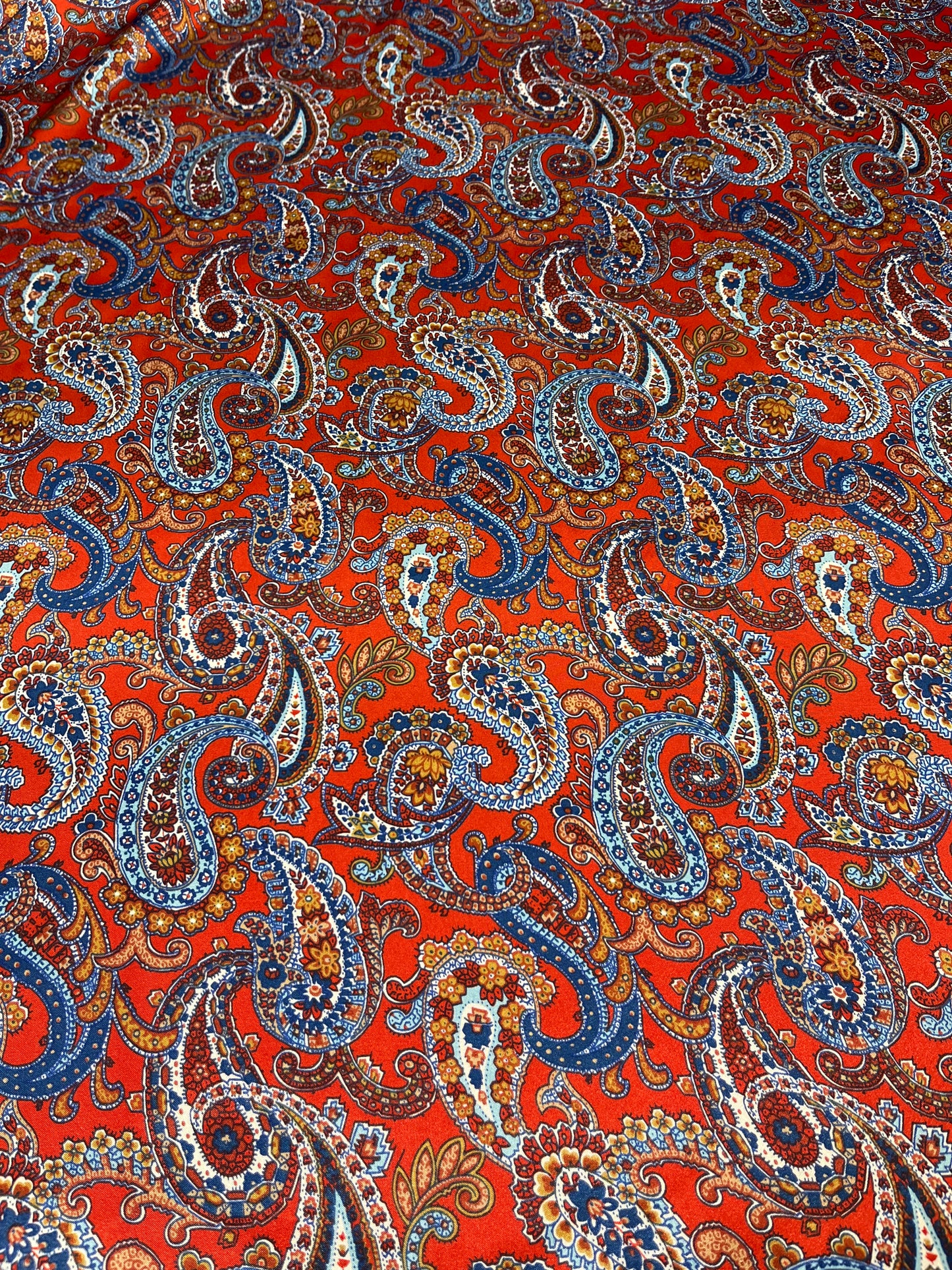 Wild Rag 45x45 red/blue paisley