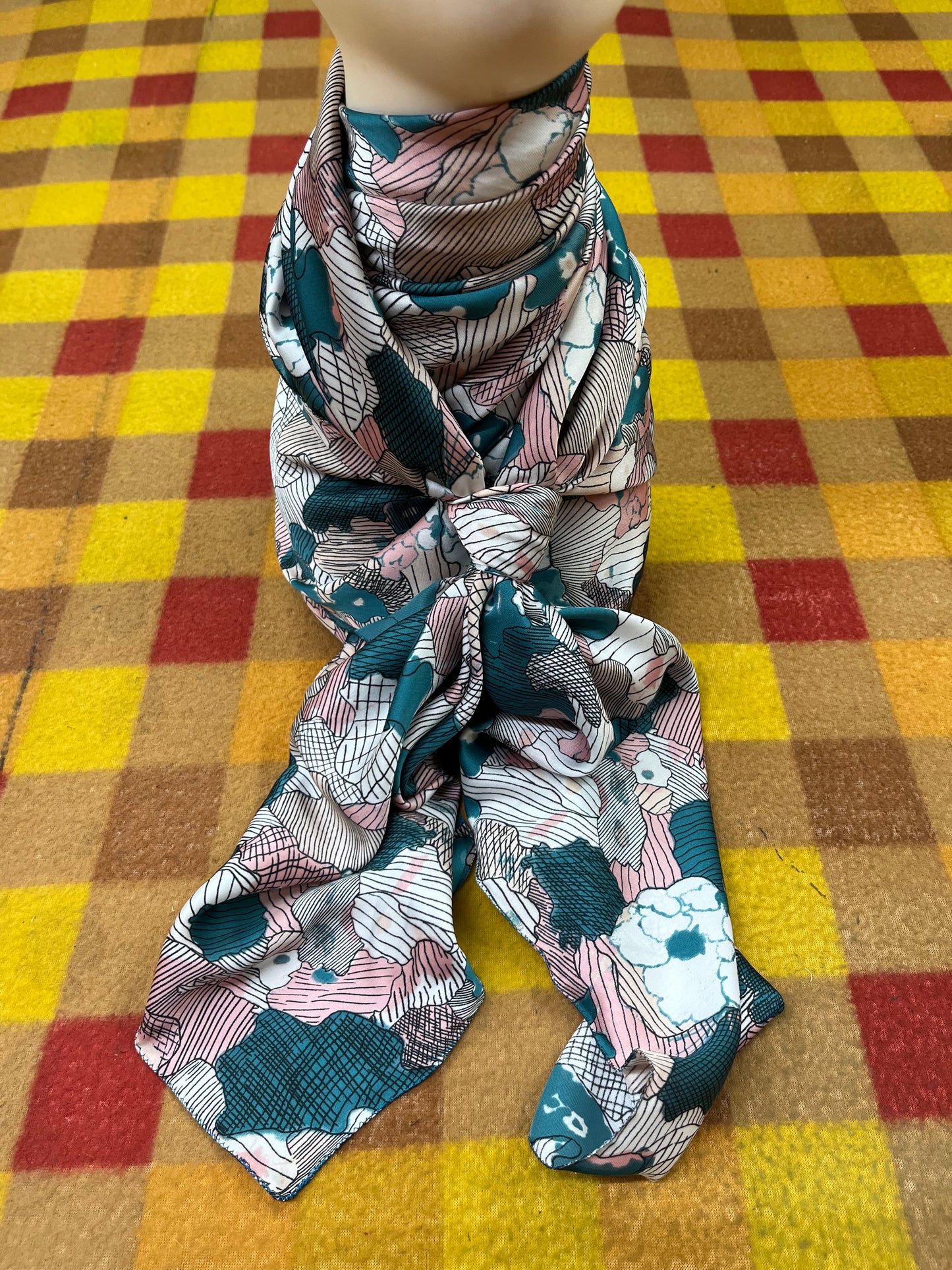 Wild Rag 45x45 teal/white/pink Bloch floral