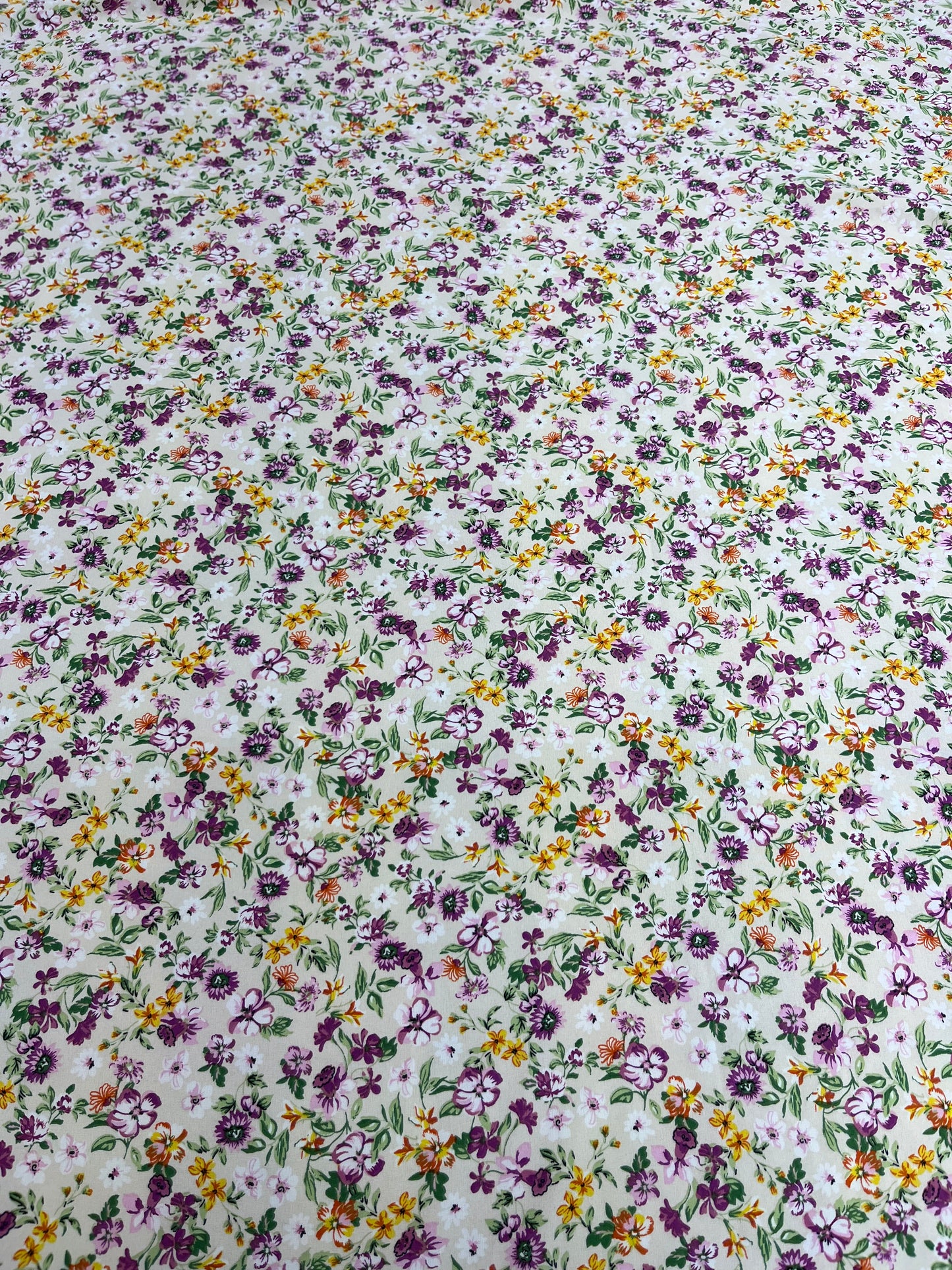 Wild Rag 45x45 white/purple/gold tiny flowers