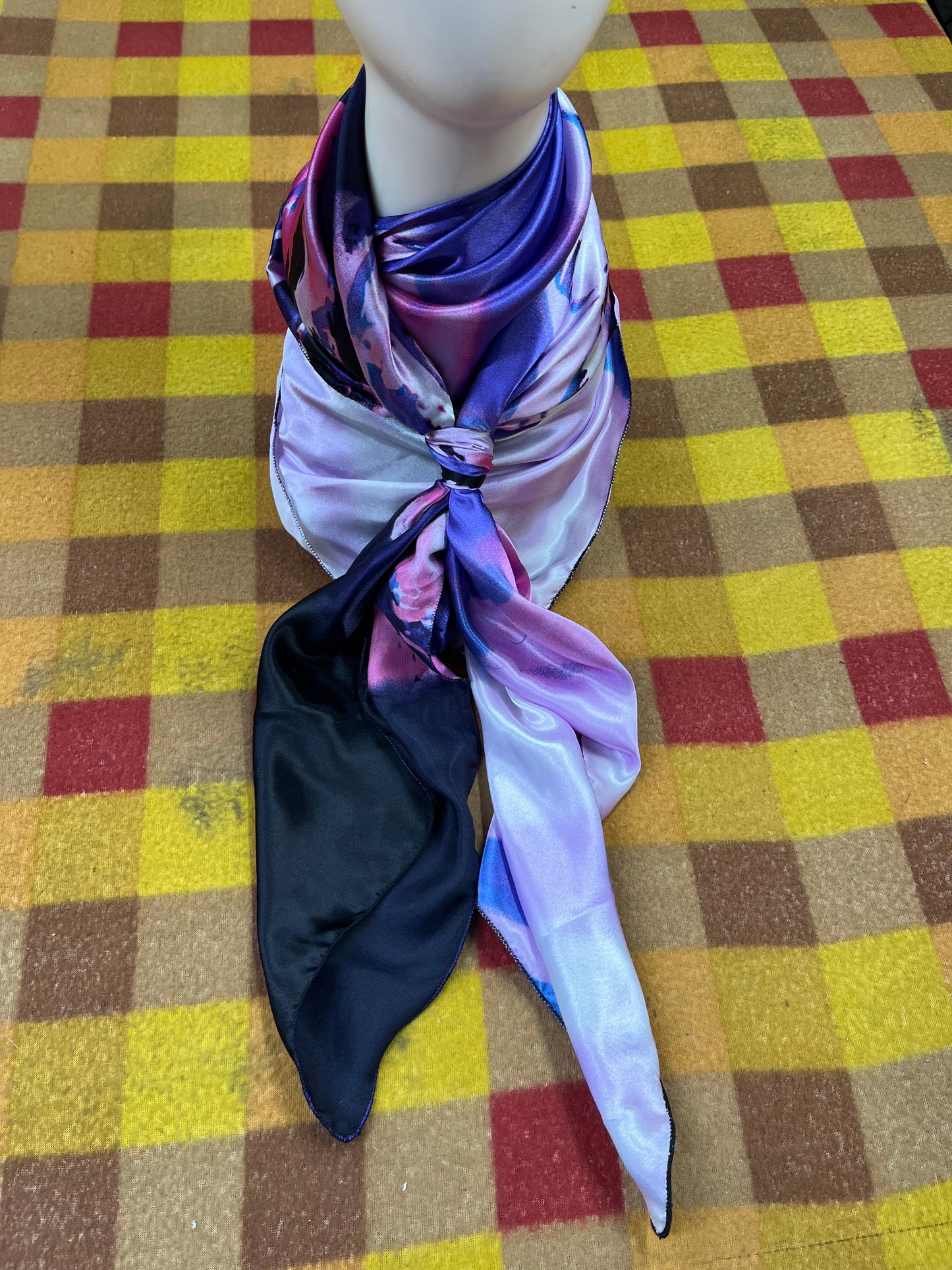Wild Rag 45x45 black/white/pink/purple roses
