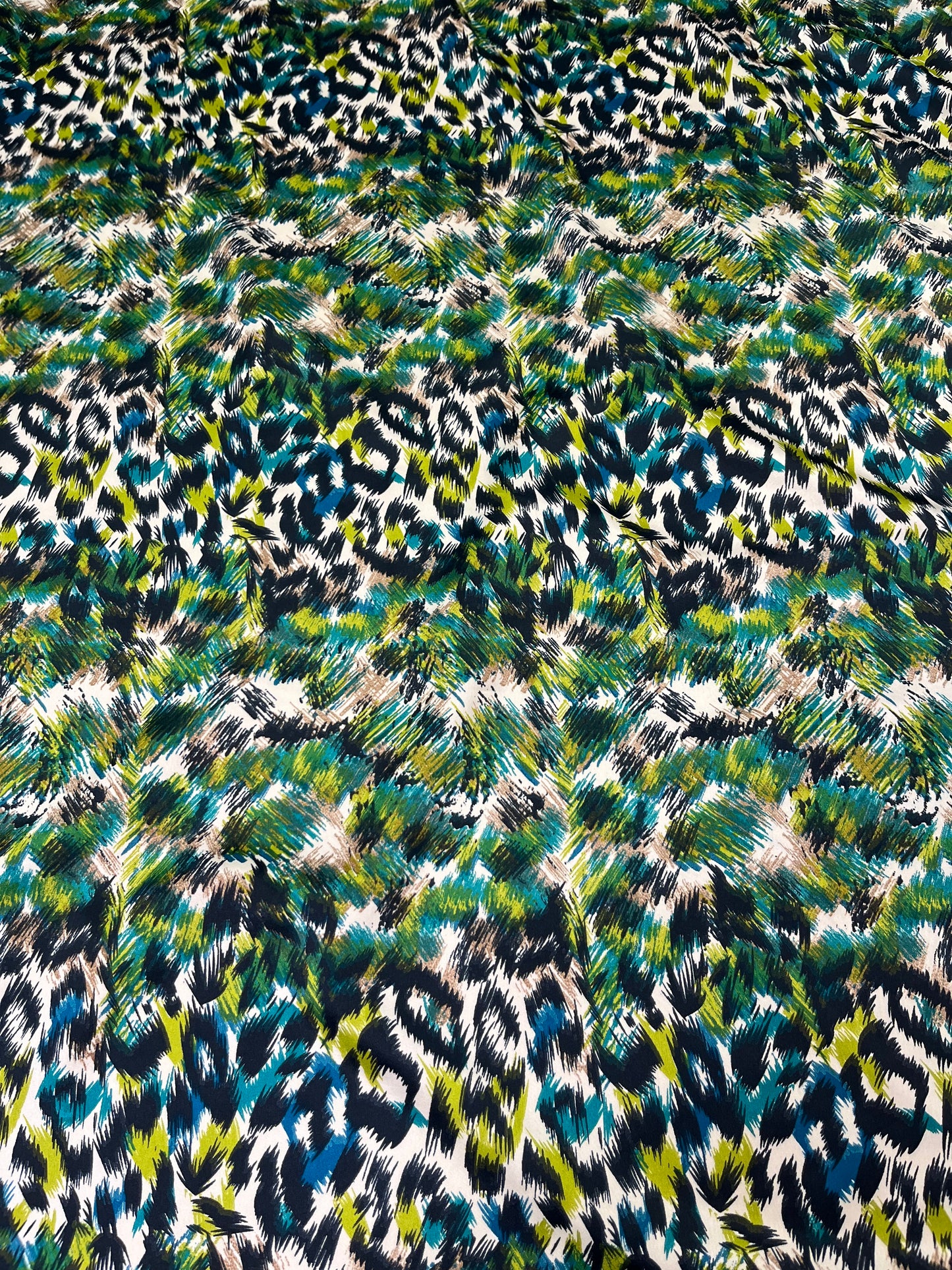 Wild Rag 45x45 green/blue animal print