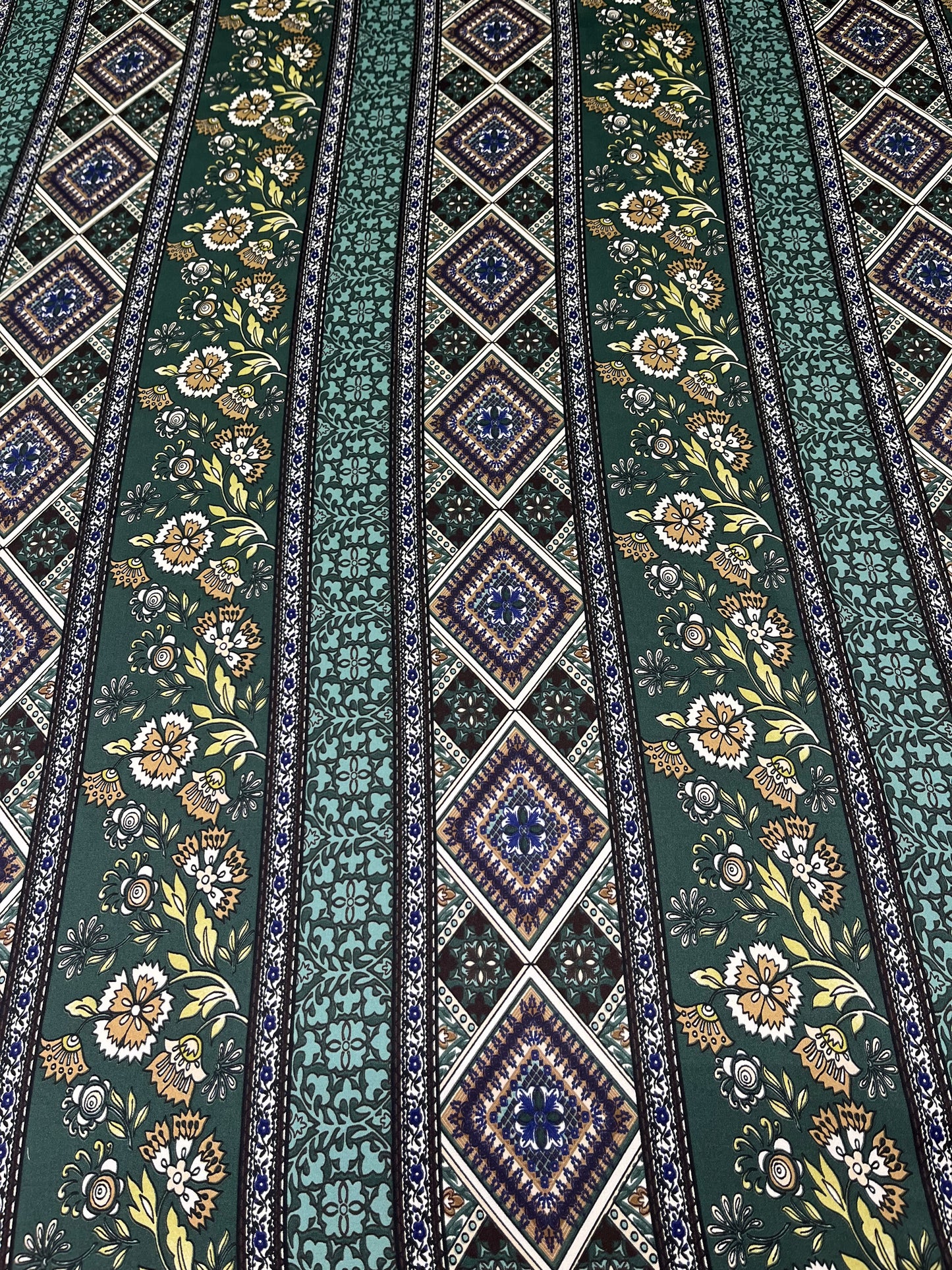 Wild Rag 45x45 green/tan tribal/diamond/ floral