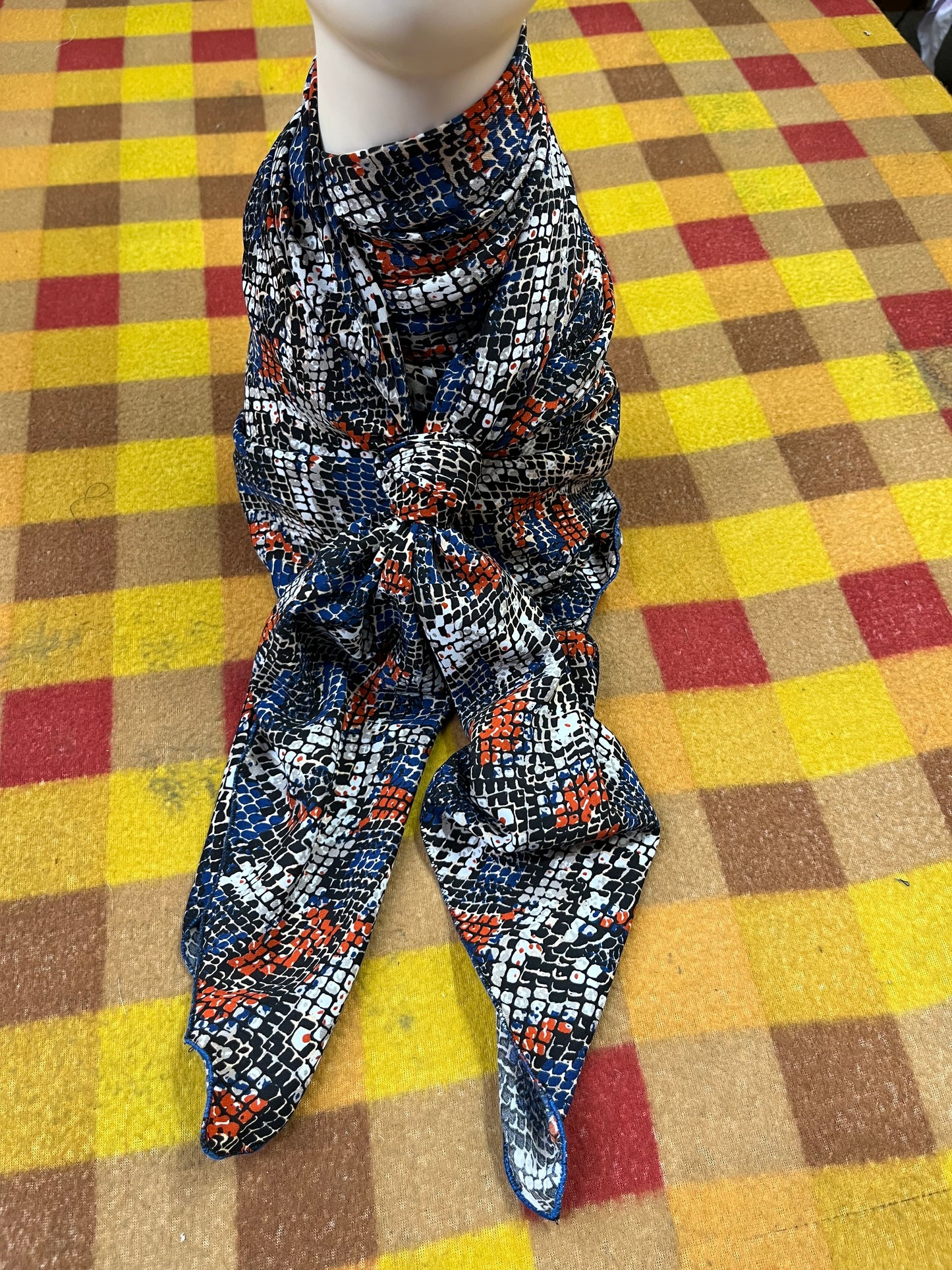 Wild Rag 45x45 blue/orange/ white snakeskin