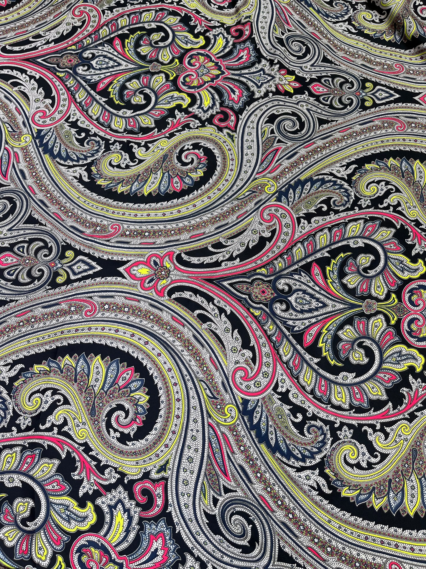 Wild Rag 45x45 black/gold/pink wild Damascus