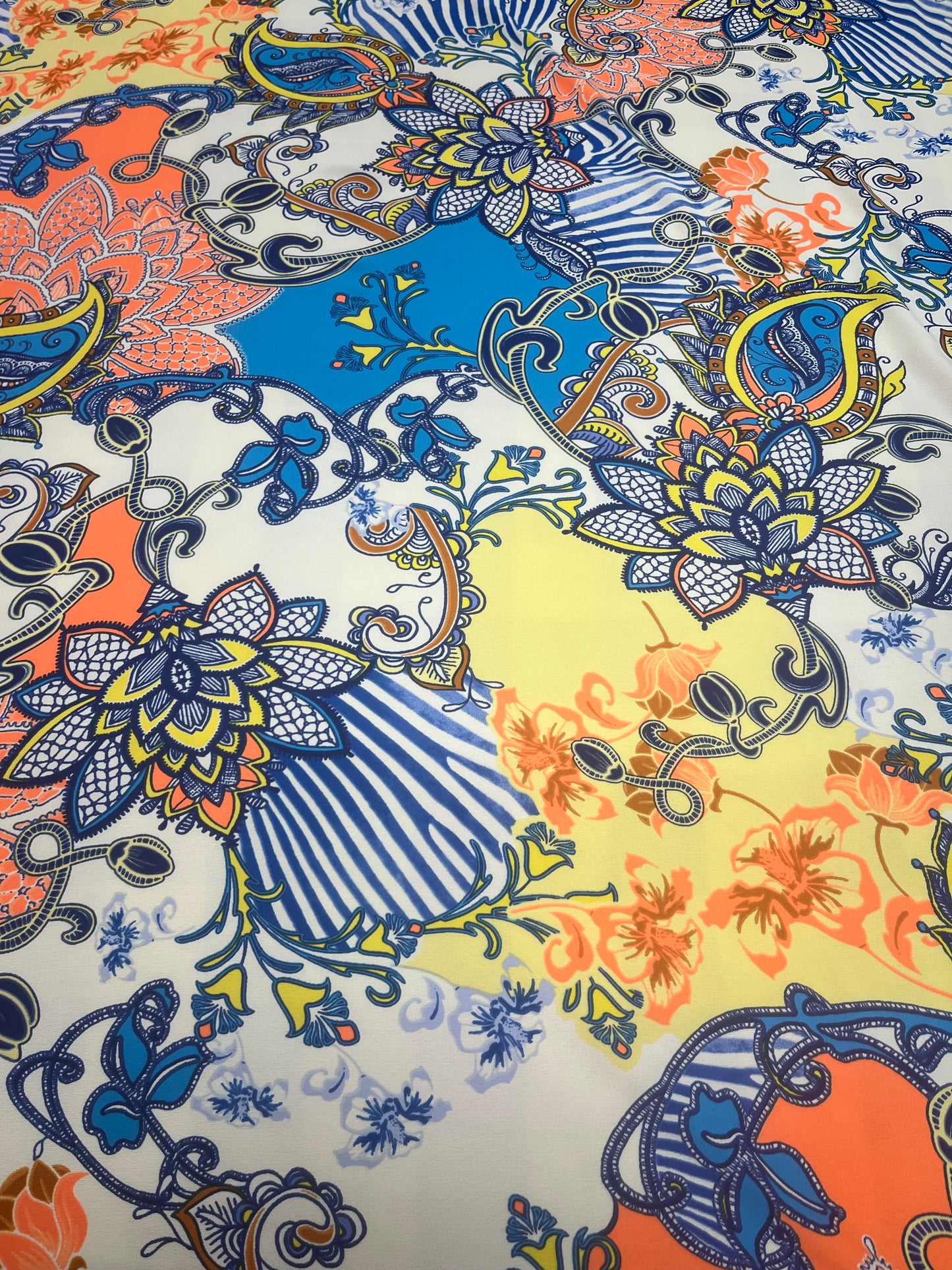 Wild Rag 45x45 white/blue/orange/yellow paisley floral