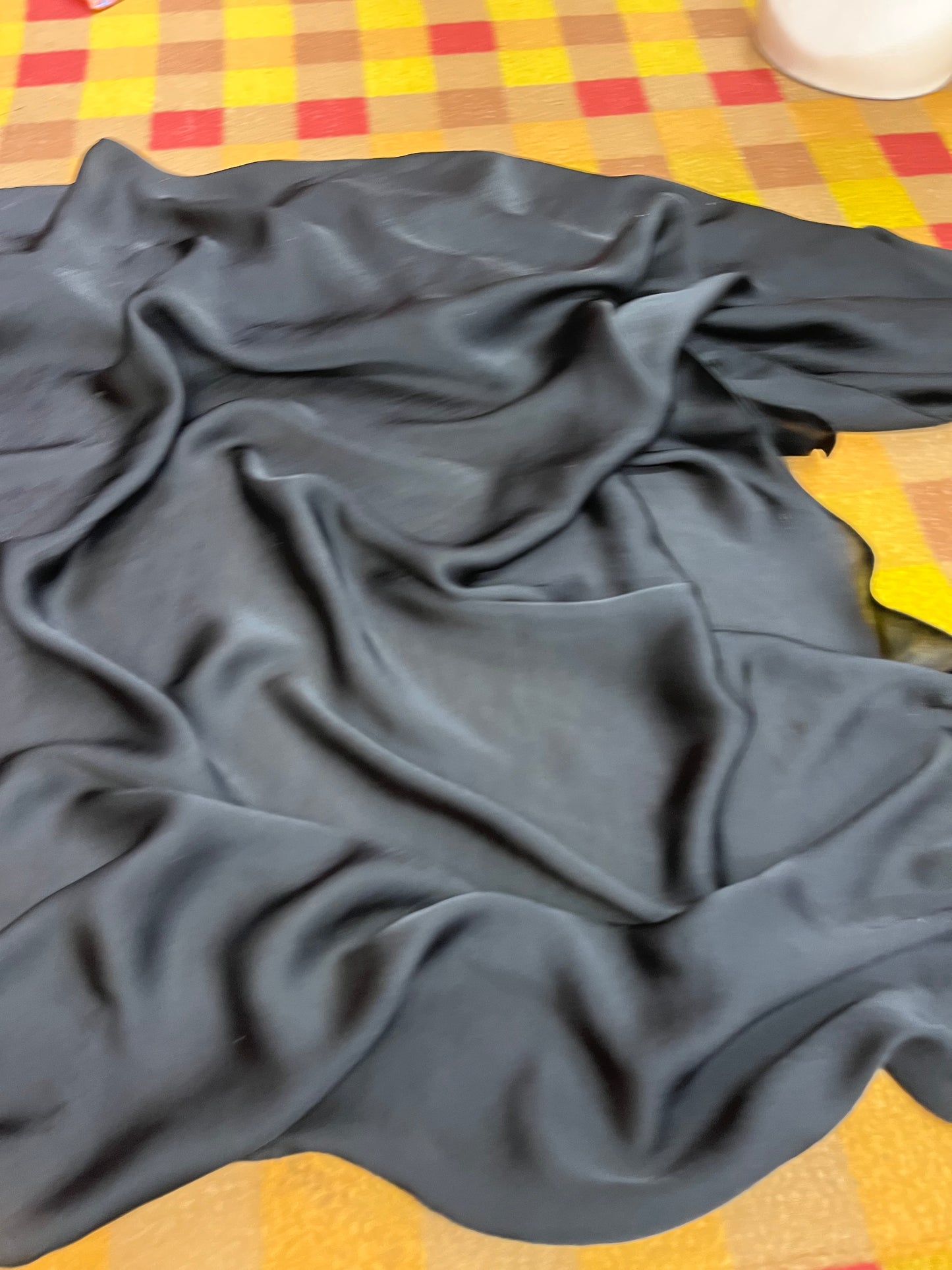WildRag 45x45 black solid light fabric