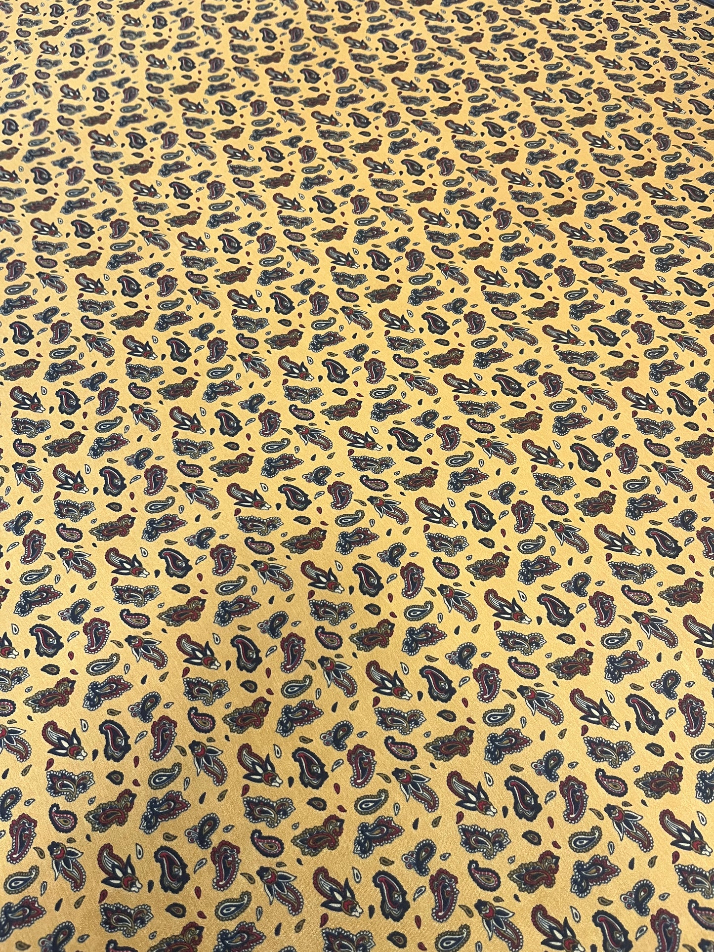 WildRag 45x45 brushed gold/ tiny paisley
