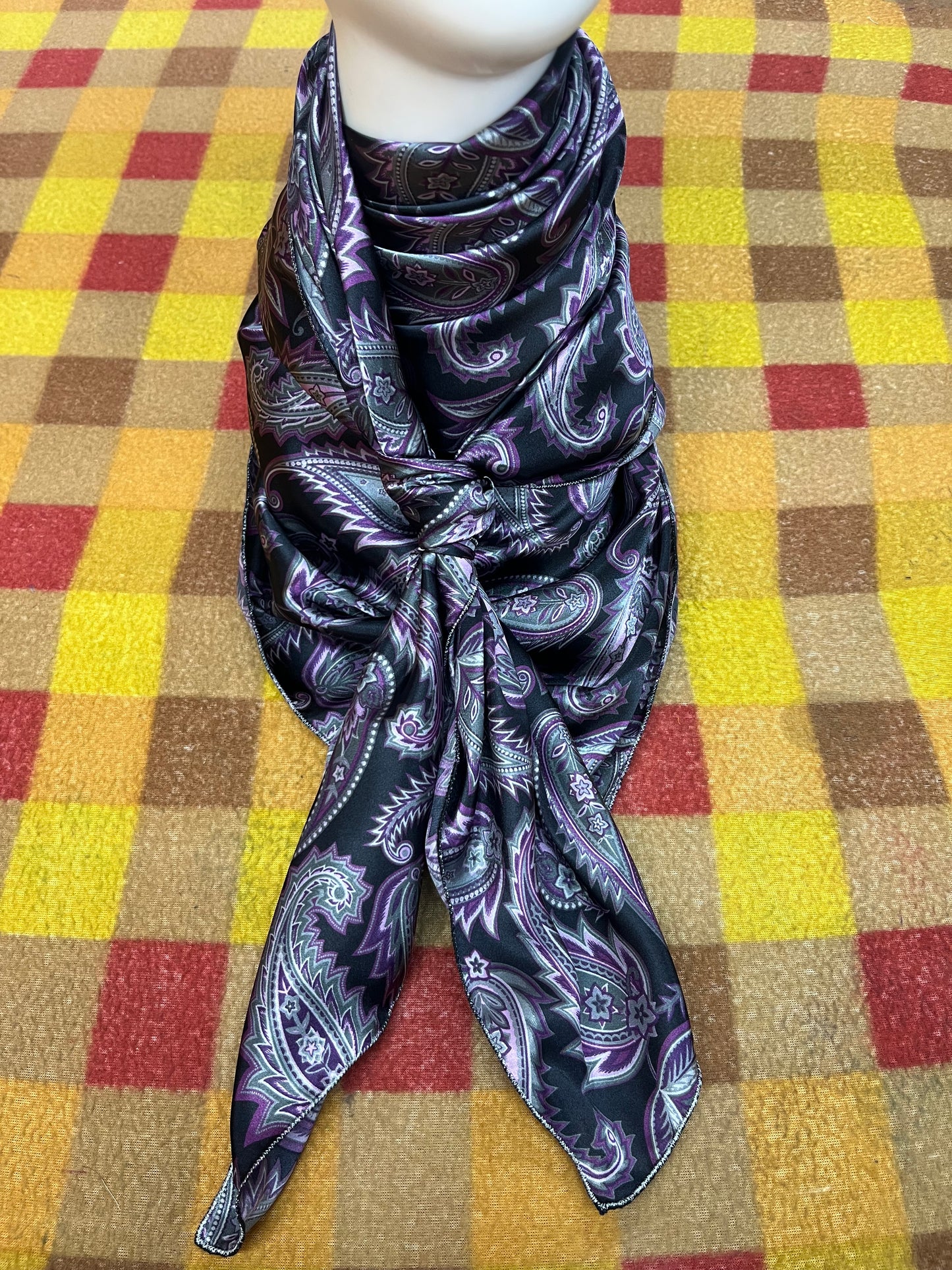 WildRag 45x45 black/silver/purple paisley