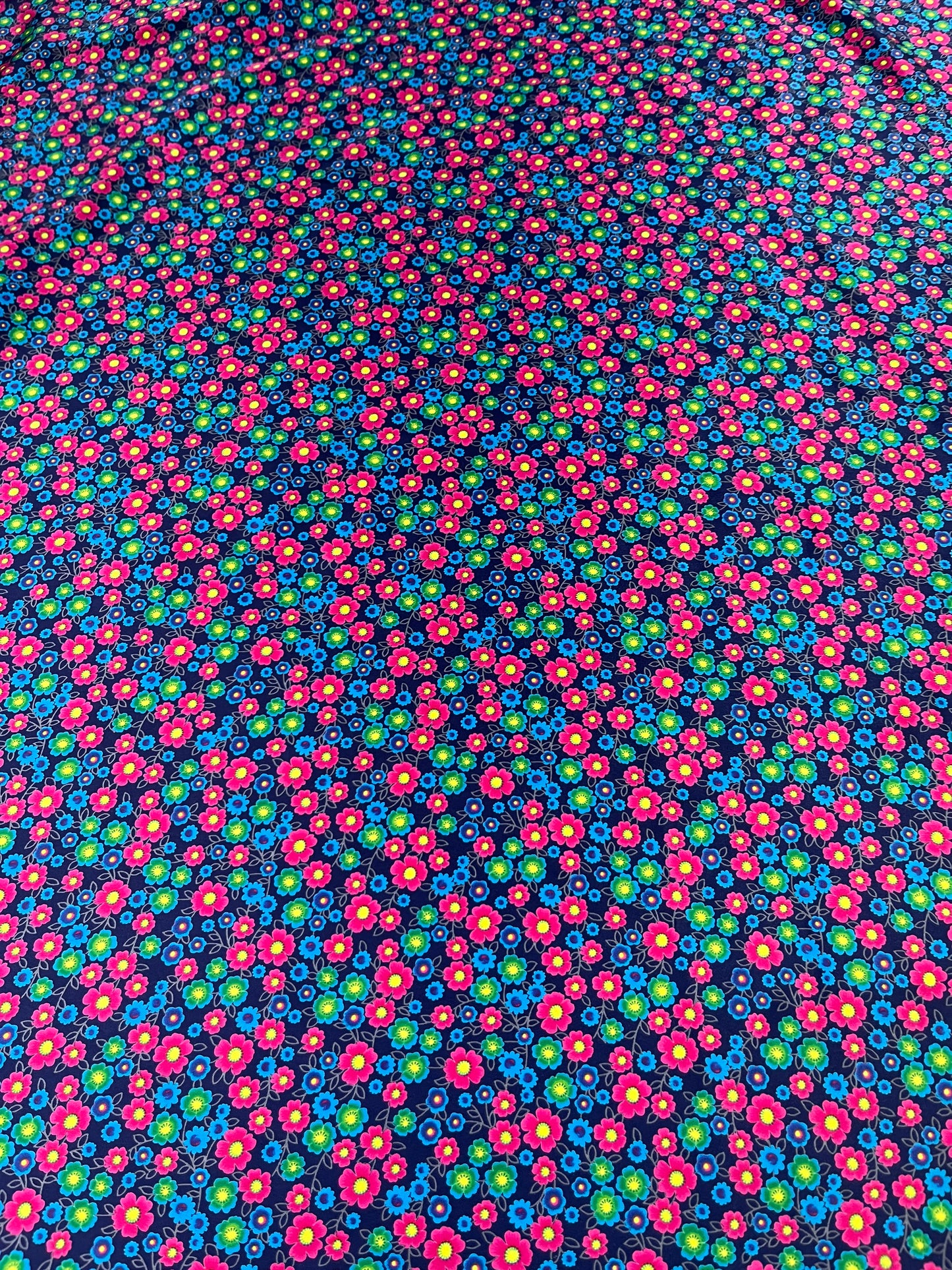 Wild Rag 45x45 pink/blue/ green flowers