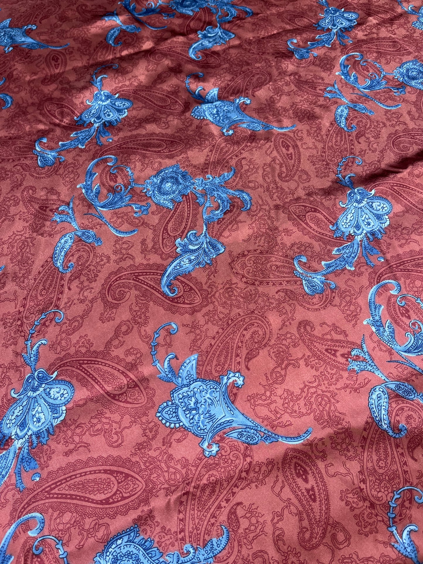 Wild Rag 45x45 red paisley/ blue floral
