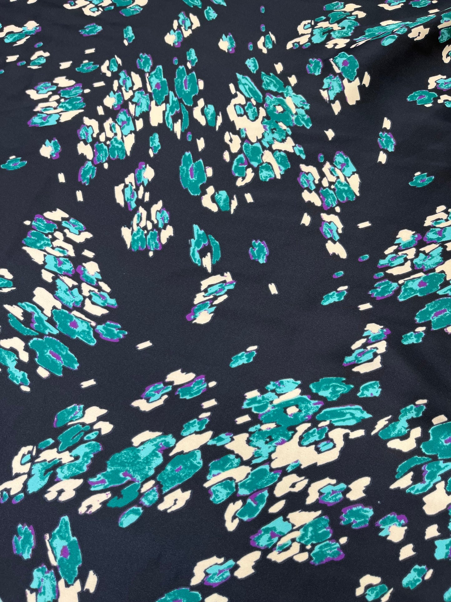 WildRag 45x45 navy/teal spots