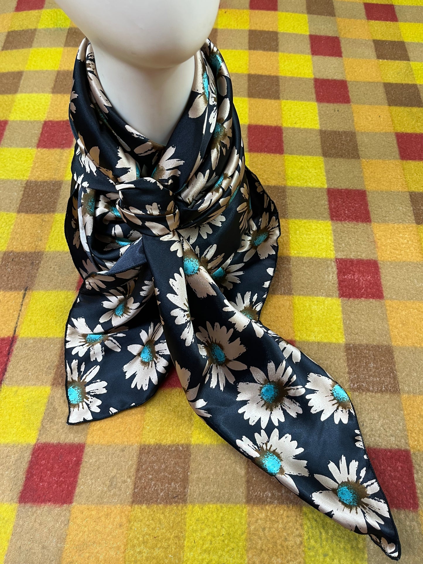Wild Rag 45x45 black/white/turquoise floral