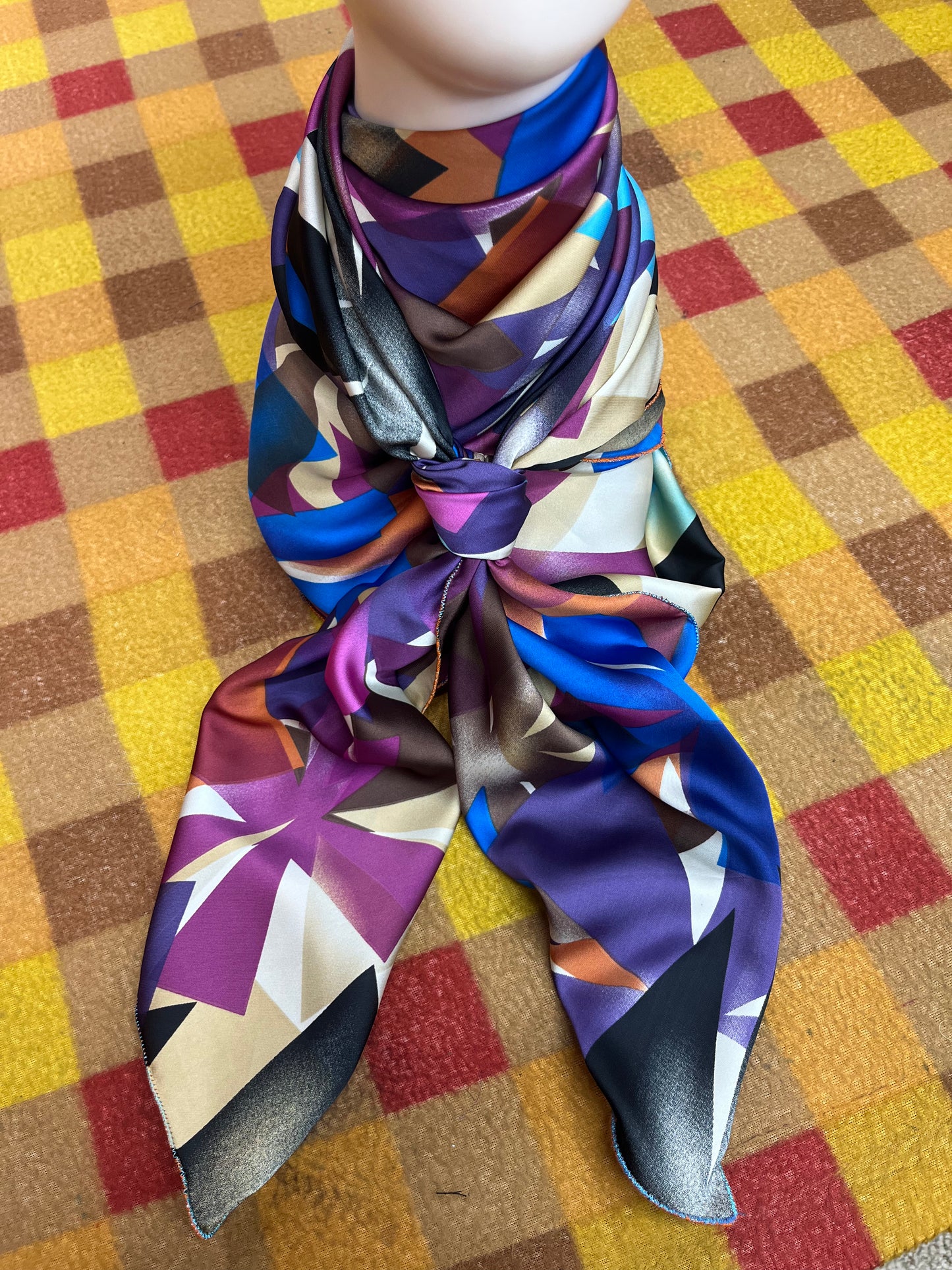 WildRag 45x45 purple/blue/black/orange pinwheel