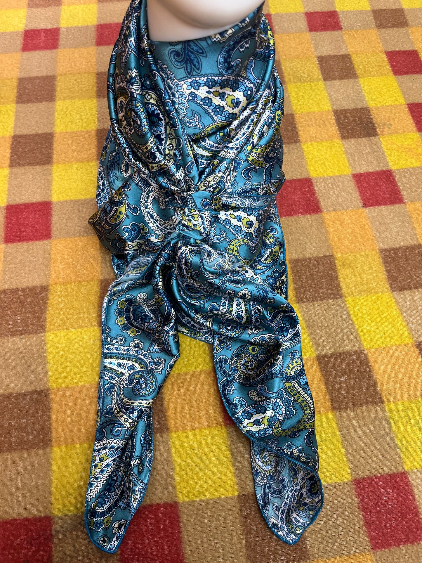 45x45 Wild Rag teal/light blue paisley