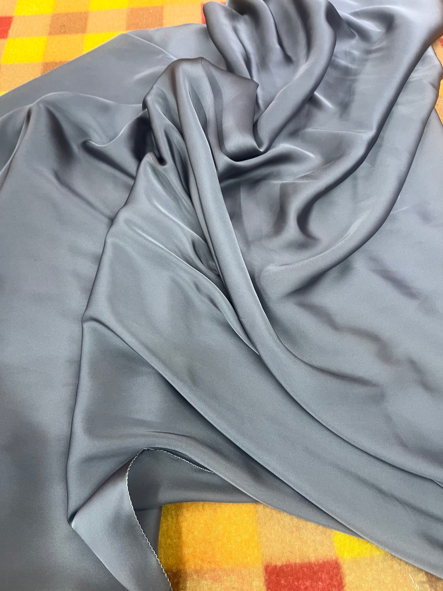 WildRag 45x45 charcoal grey, light fabric