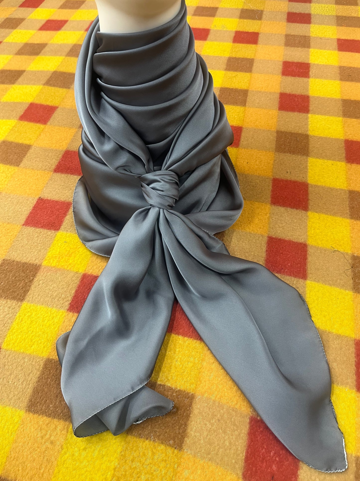 WildRag 45x45 charcoal grey, light fabric