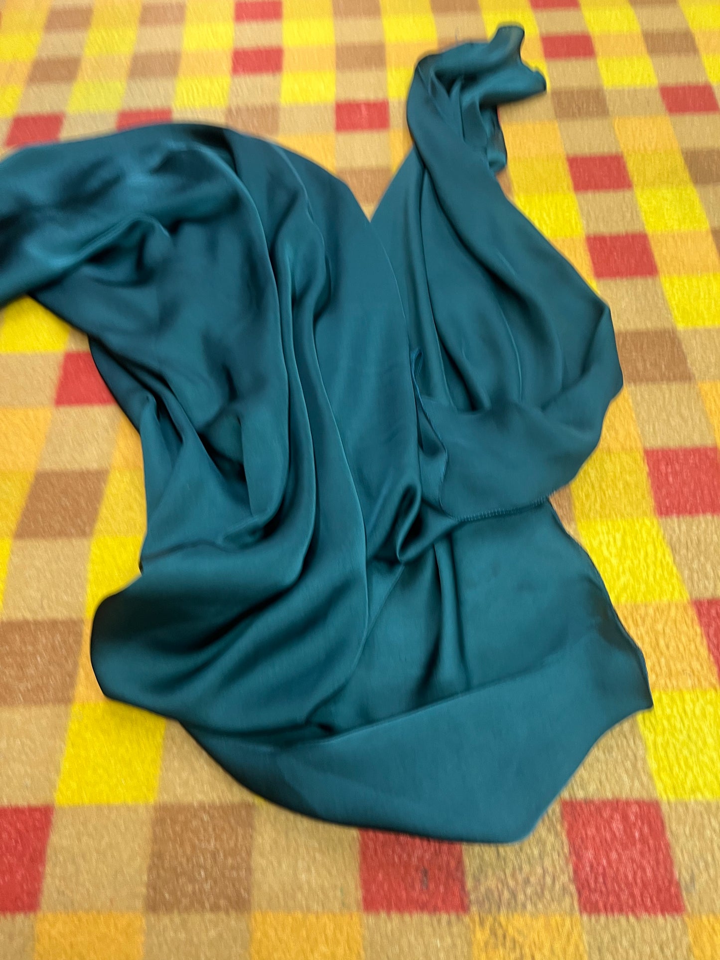 WildRag 45x45 dark Green solid, light fabric