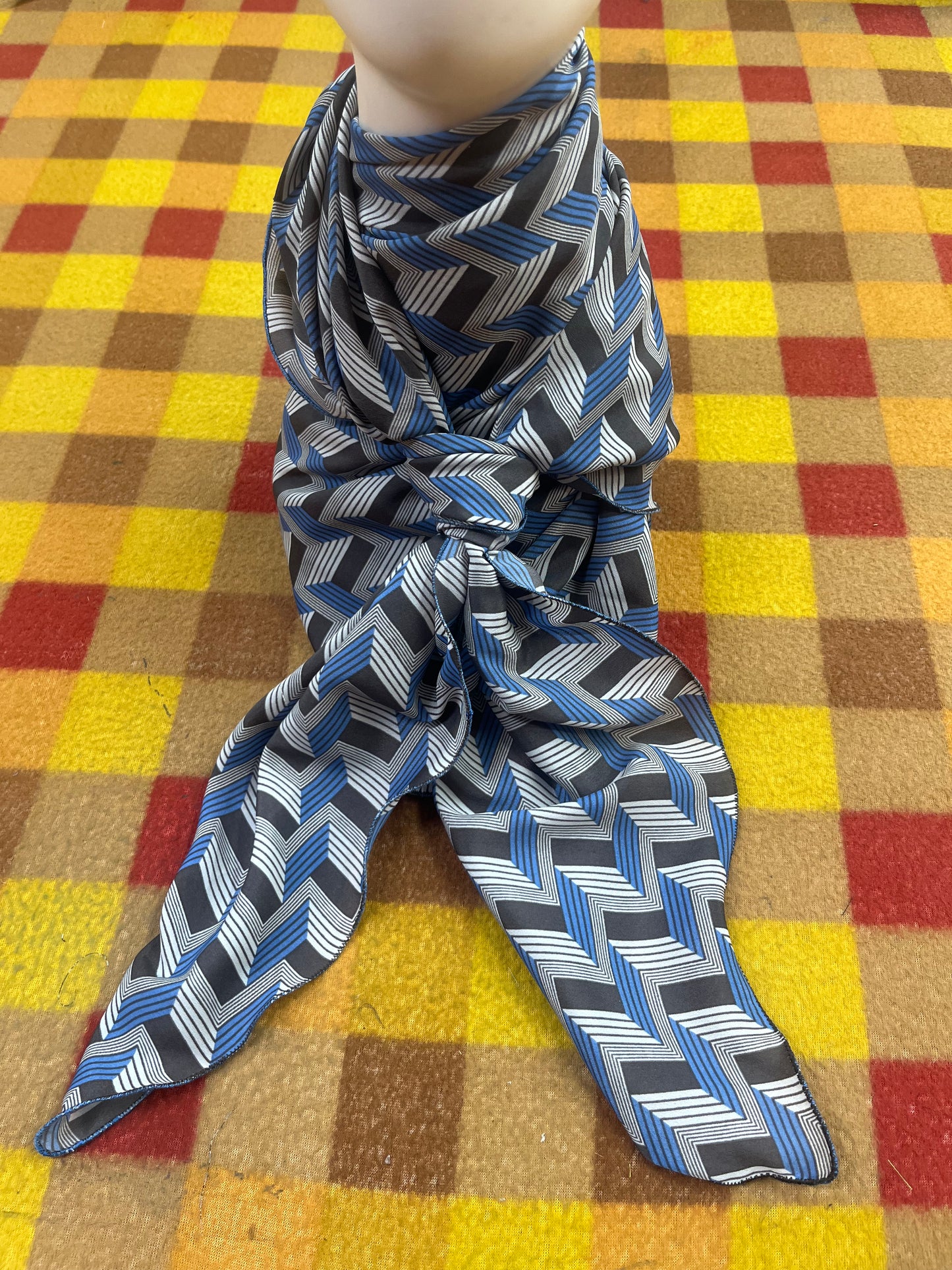 WildRag 45x45 brown/blue/white arrow