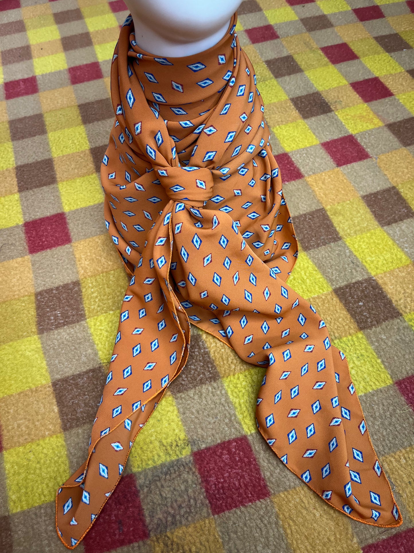 Wild Rags 45x45 orange tiny diamond