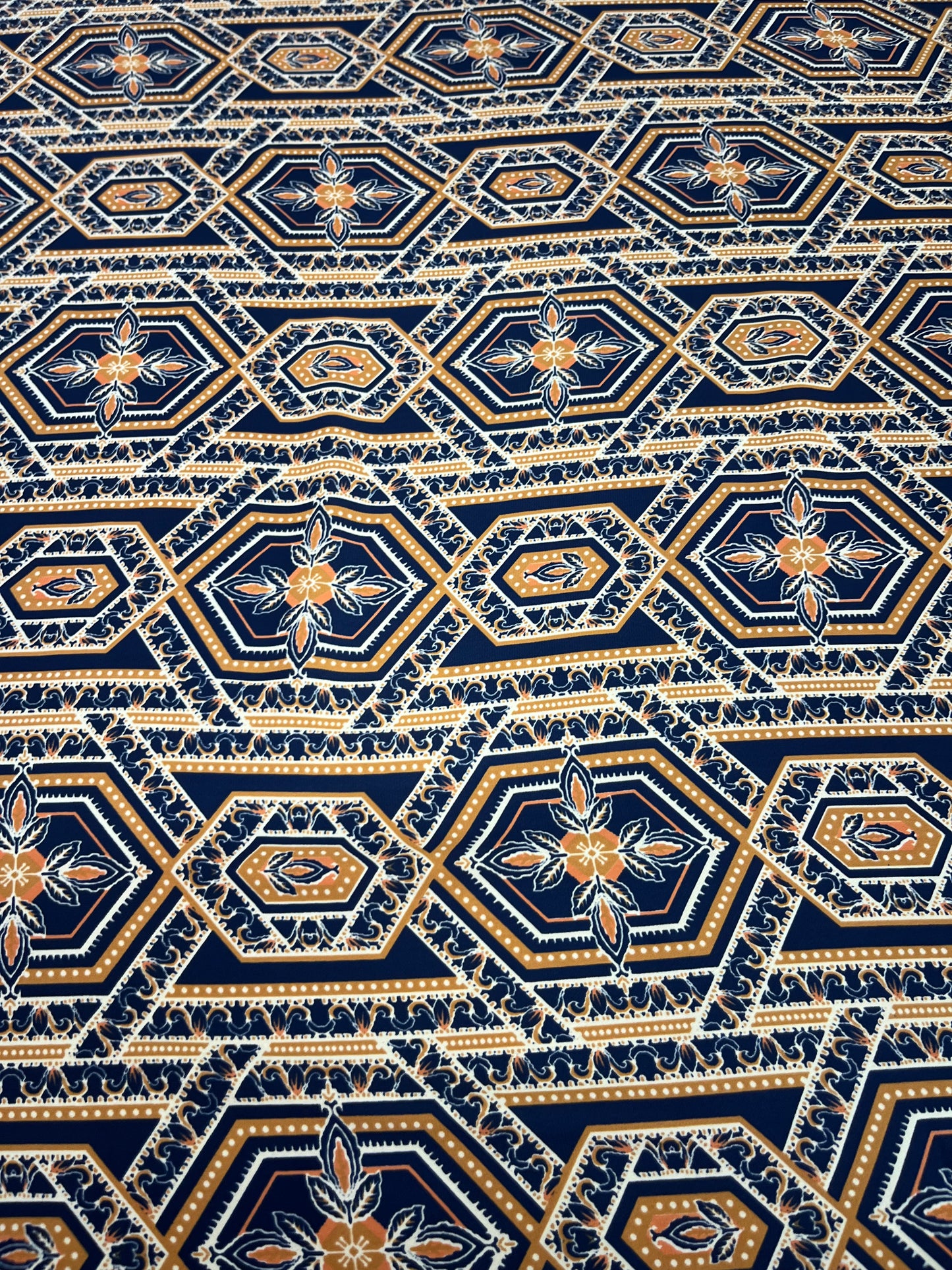 Wild Rags 45x45 navy/orange medallion