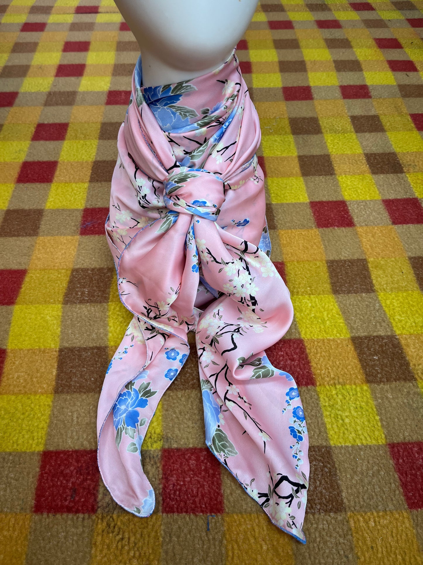 Wild Rag 45x45 pink/blue/white floral