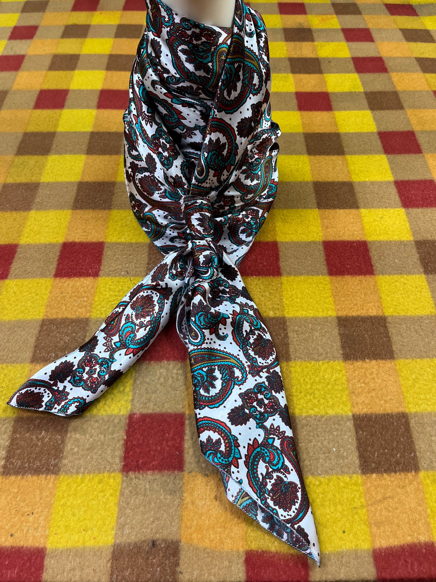 Wild Rag 45x45 white/teal paisley