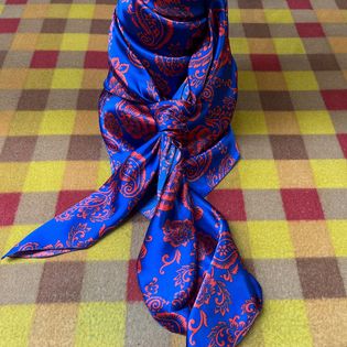 45x45 Wild Rag blue , red flowers