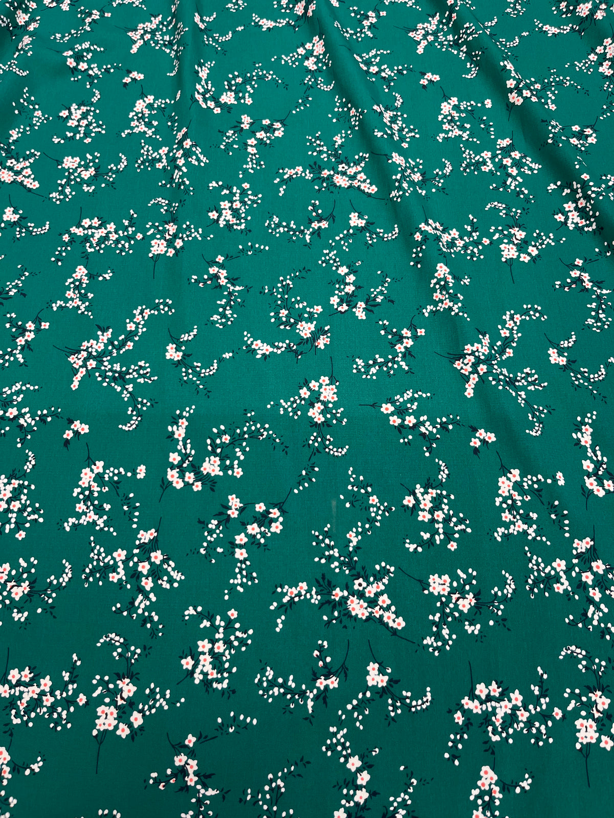 Wild Rag 45x45 green/ white floral