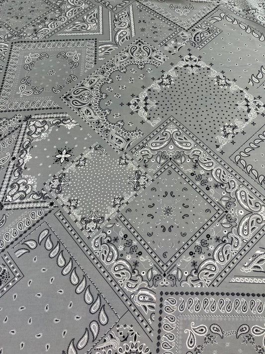 Wild Rag 45x45 silver bandanna paisley