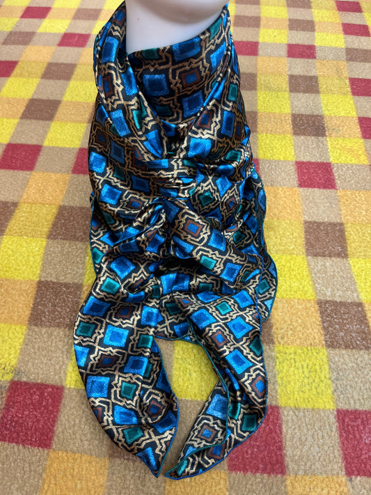 Wild Rag 45x45 blue/green/gold diamond