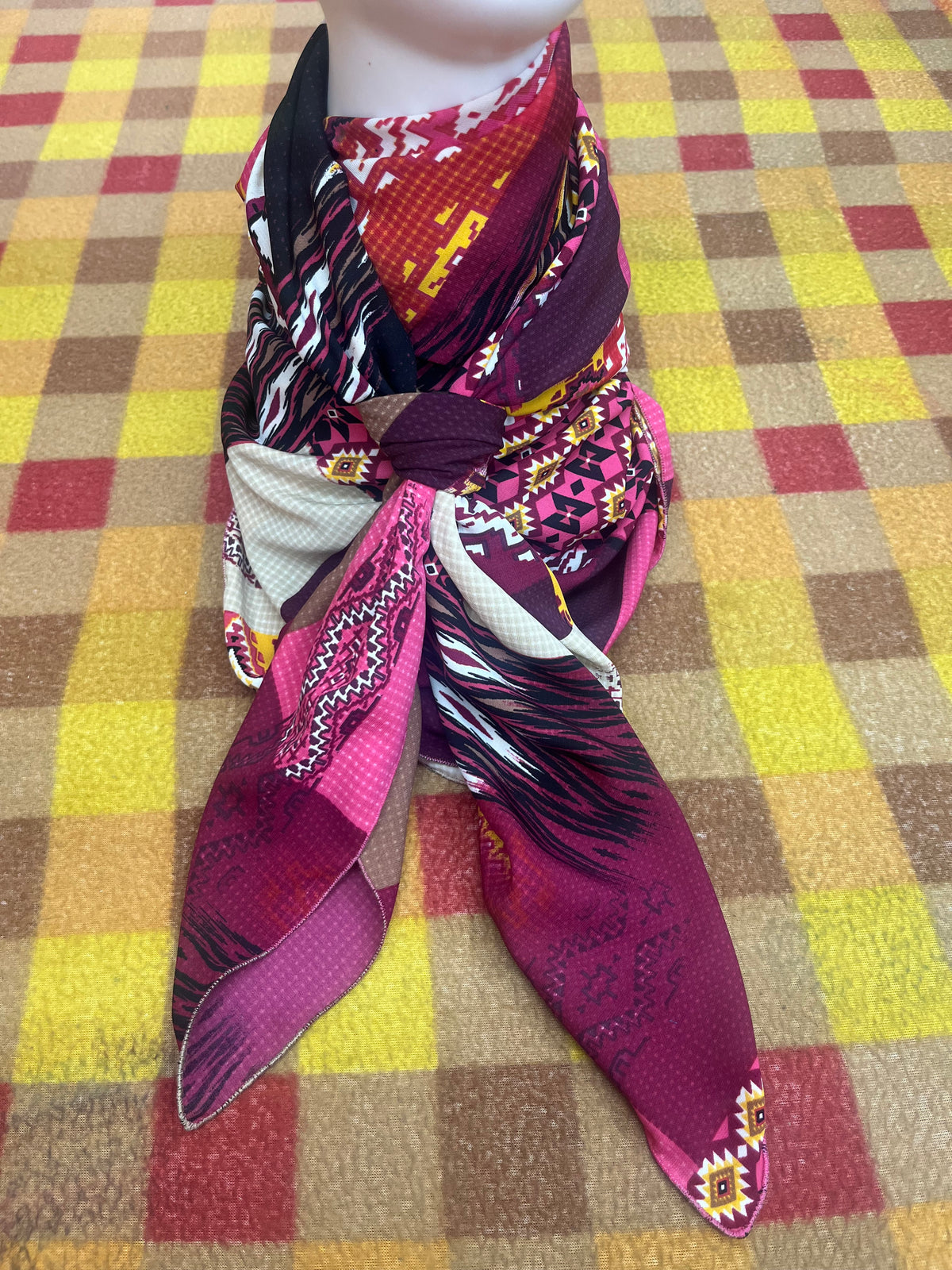 WildRag 45x45 pink/brown/red patchwork/tribal