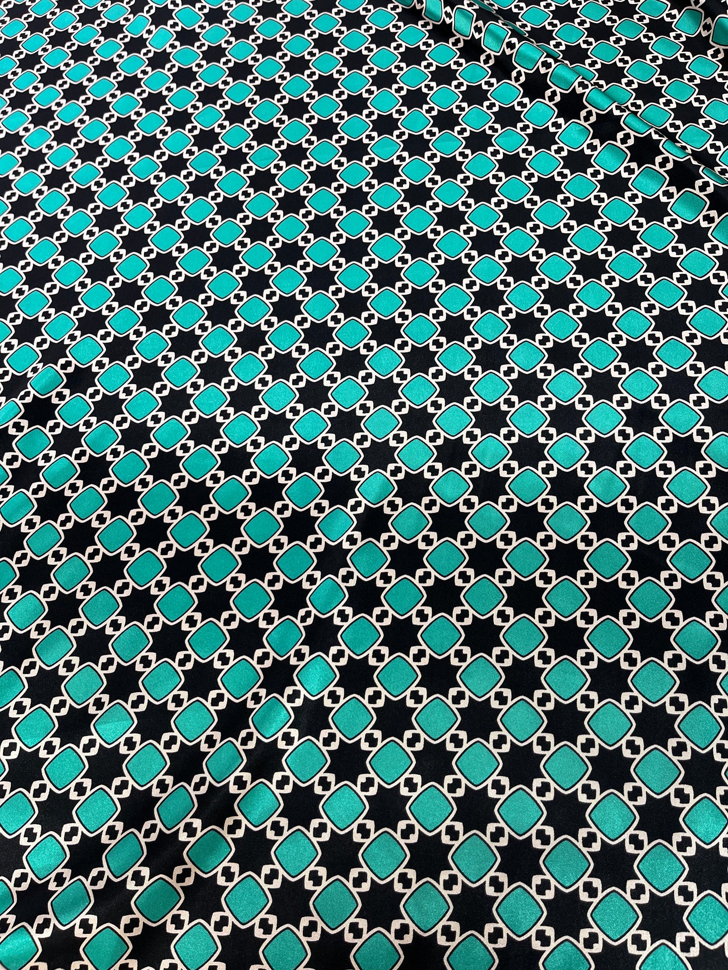 Wild Rag 45x45 black/teal squares