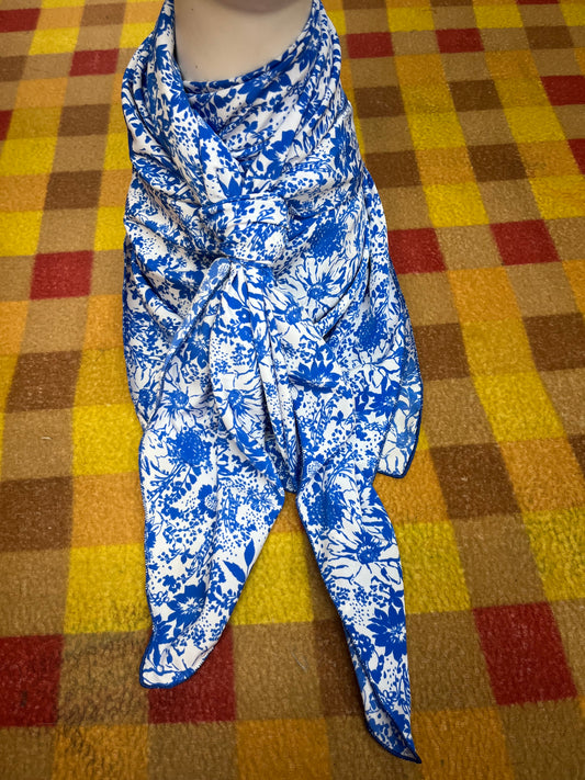 Wild Rag 45x45 blue/white floral