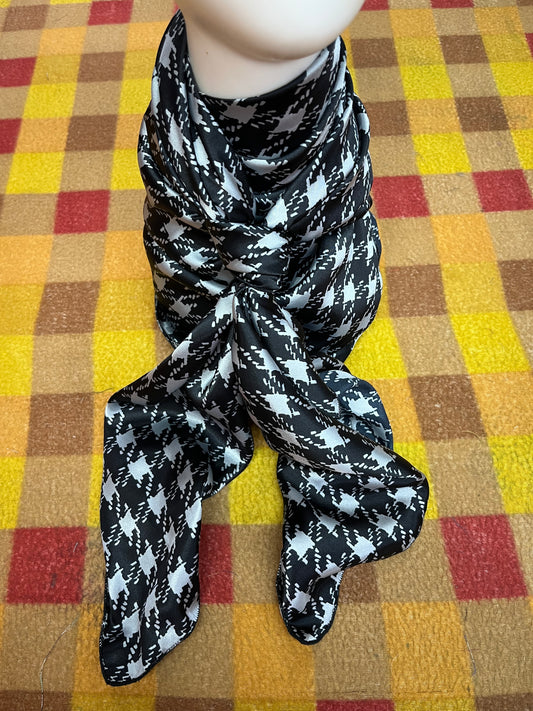 Wild Rags 45x45 black/ white hounds tooth