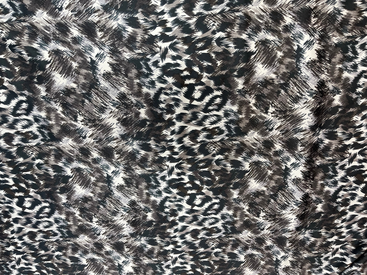 Wild Rag 45x45 black/silver/white animal print