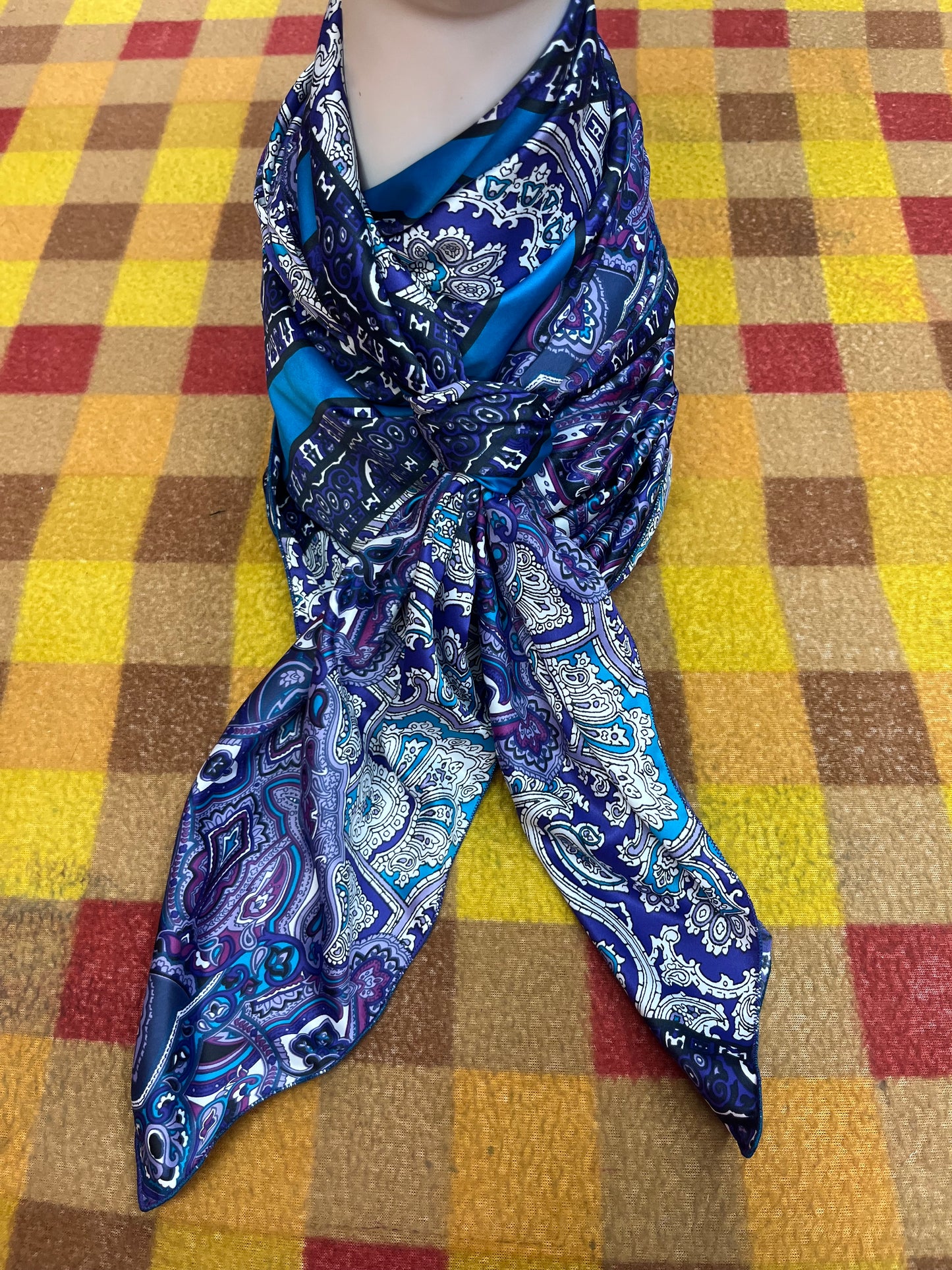 Wild Rag 45x45 purple/teal Damascus tile