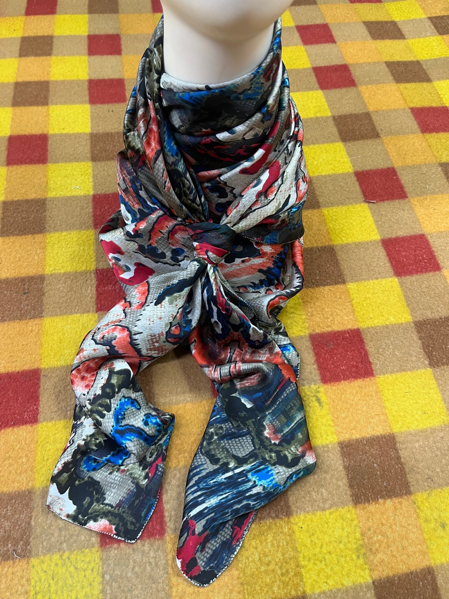 Wild rag 45x45 cream/pink/ blue Damascus