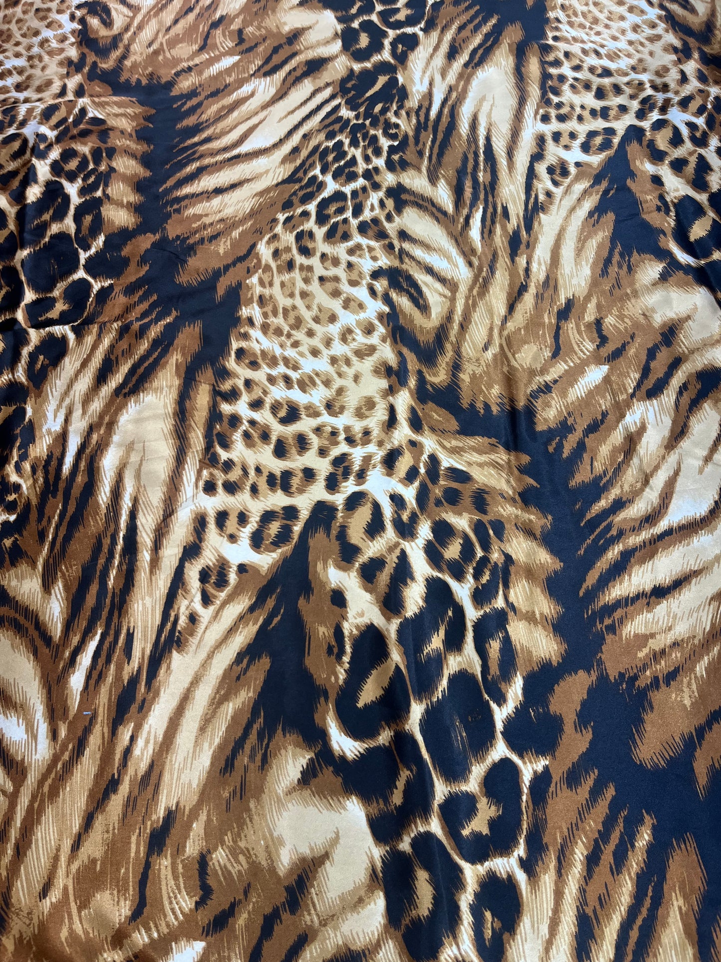 Wild Rag 45x45 gold/black animal print
